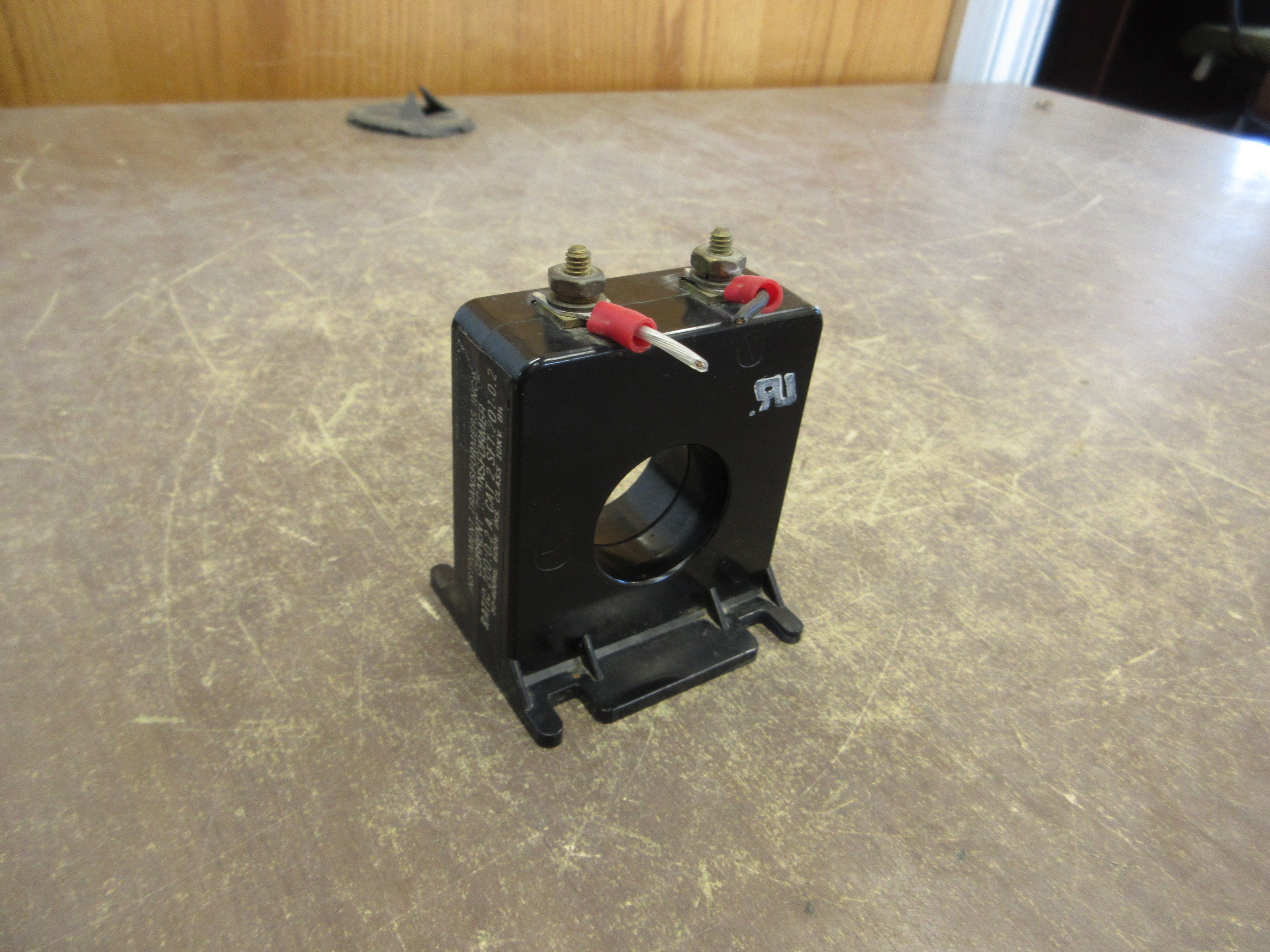 Instrument Transformer 2 SFT-201-0.2 Ratio 200:0.2A 600V 50-400Hz 10kV BIL Used