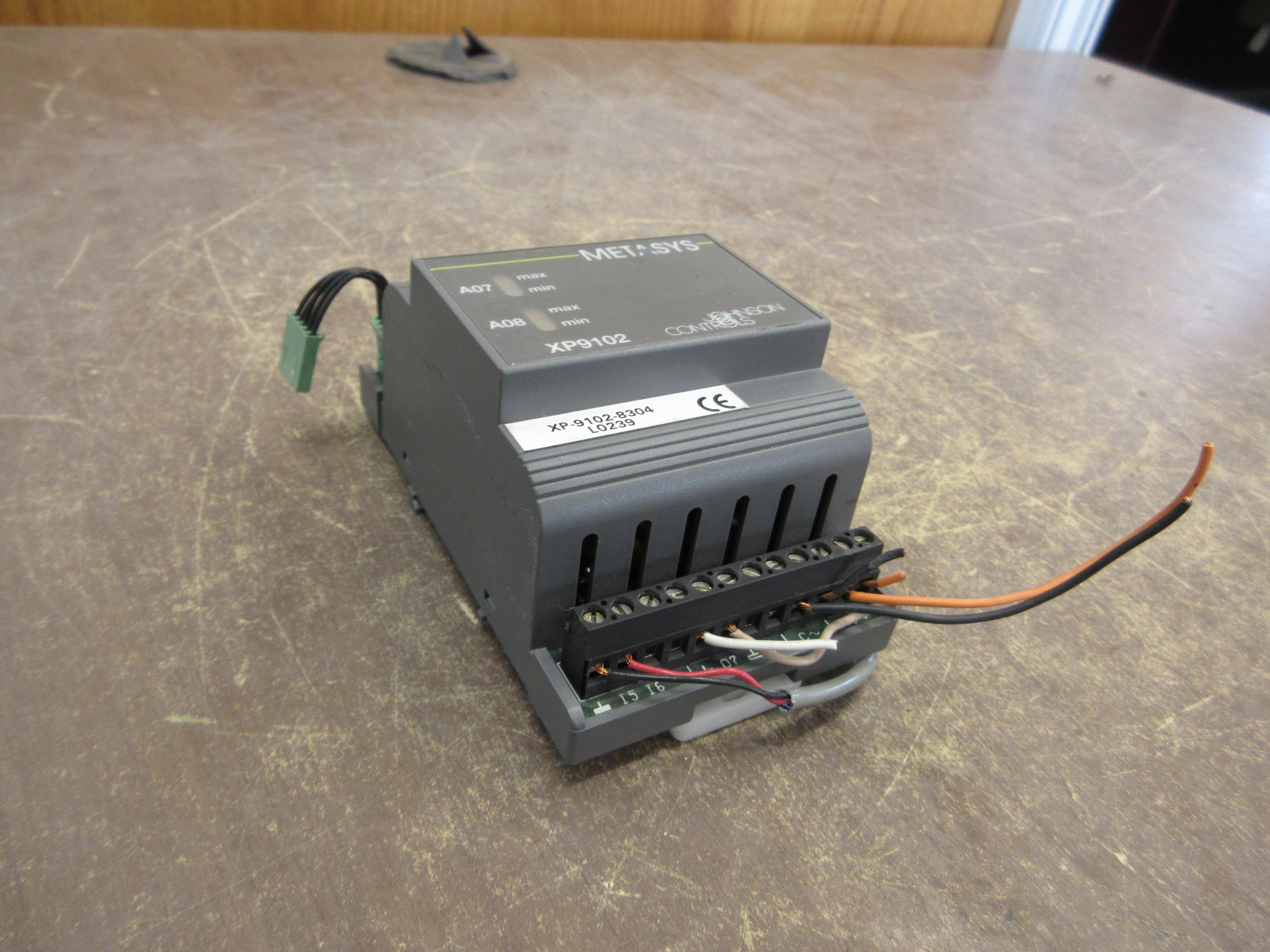 Johnson Controls Metasys Expansion Module XP-9102-8304 *No Terminal Covers* Used