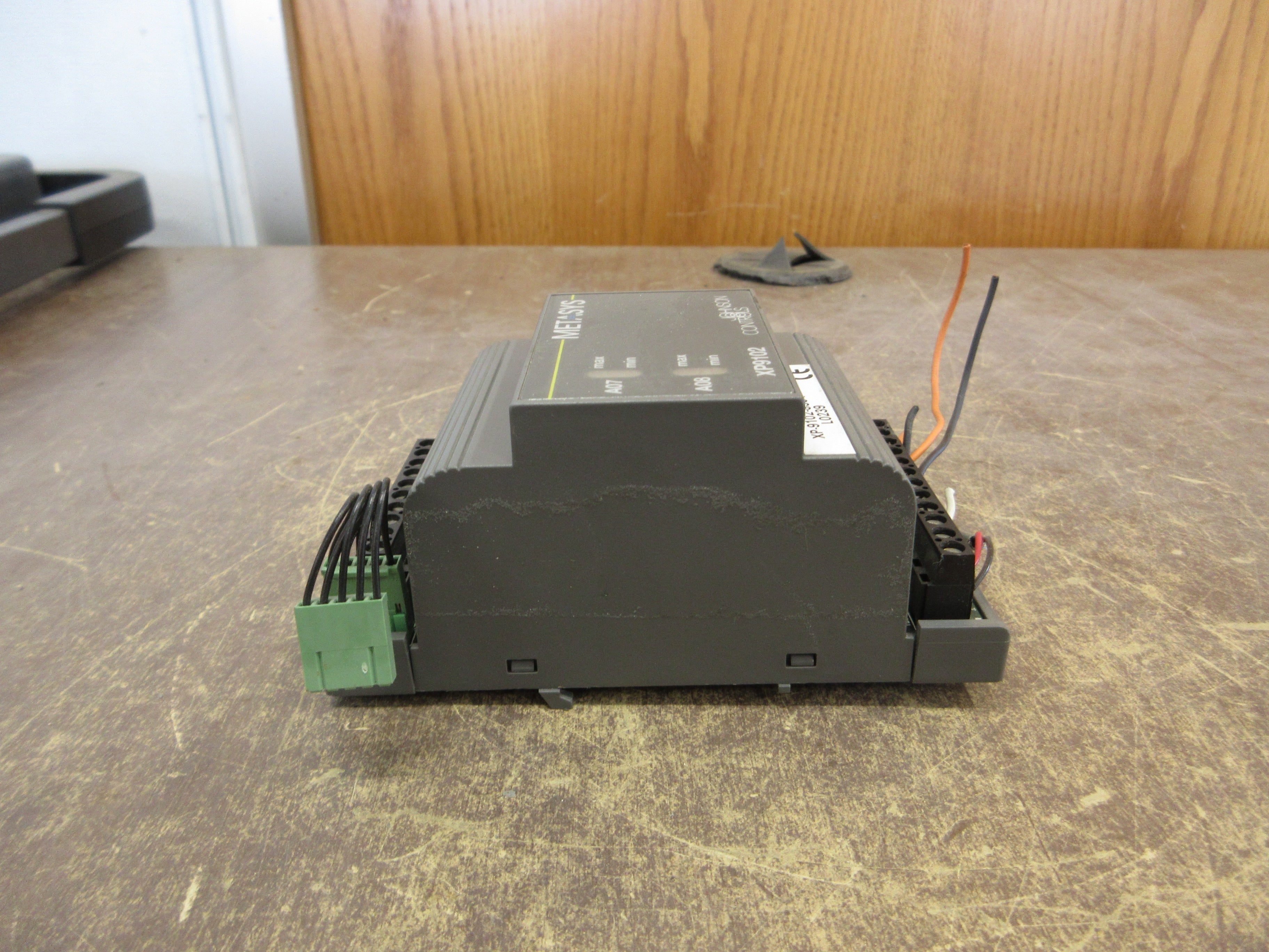 Johnson Controls Metasys Expansion Module XP-9102-8304 *No Terminal Covers* Used