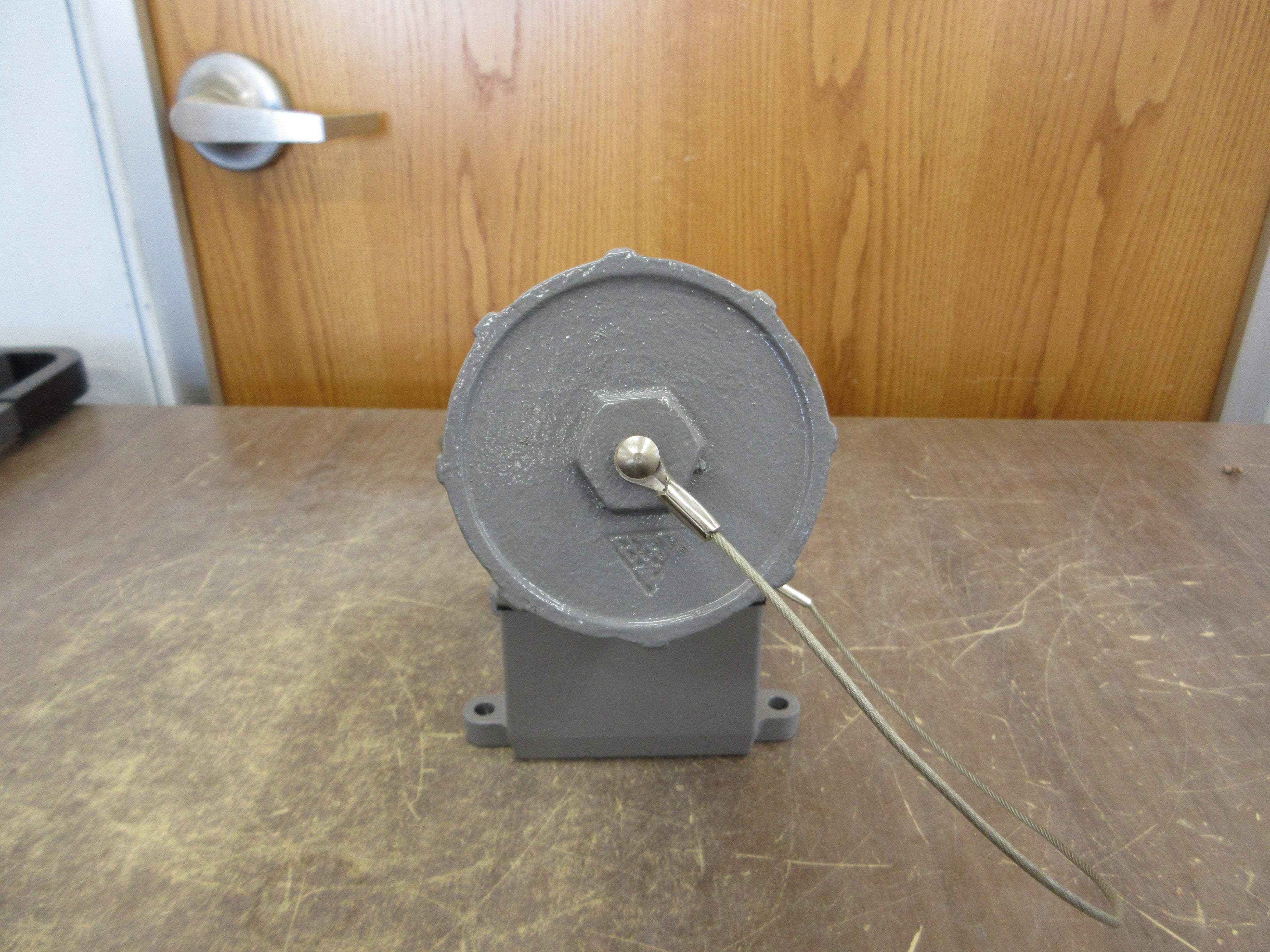 Thomas & Betts Russellstoll Receptacle 7324-78 60A 600V Base Angle Adapter Used