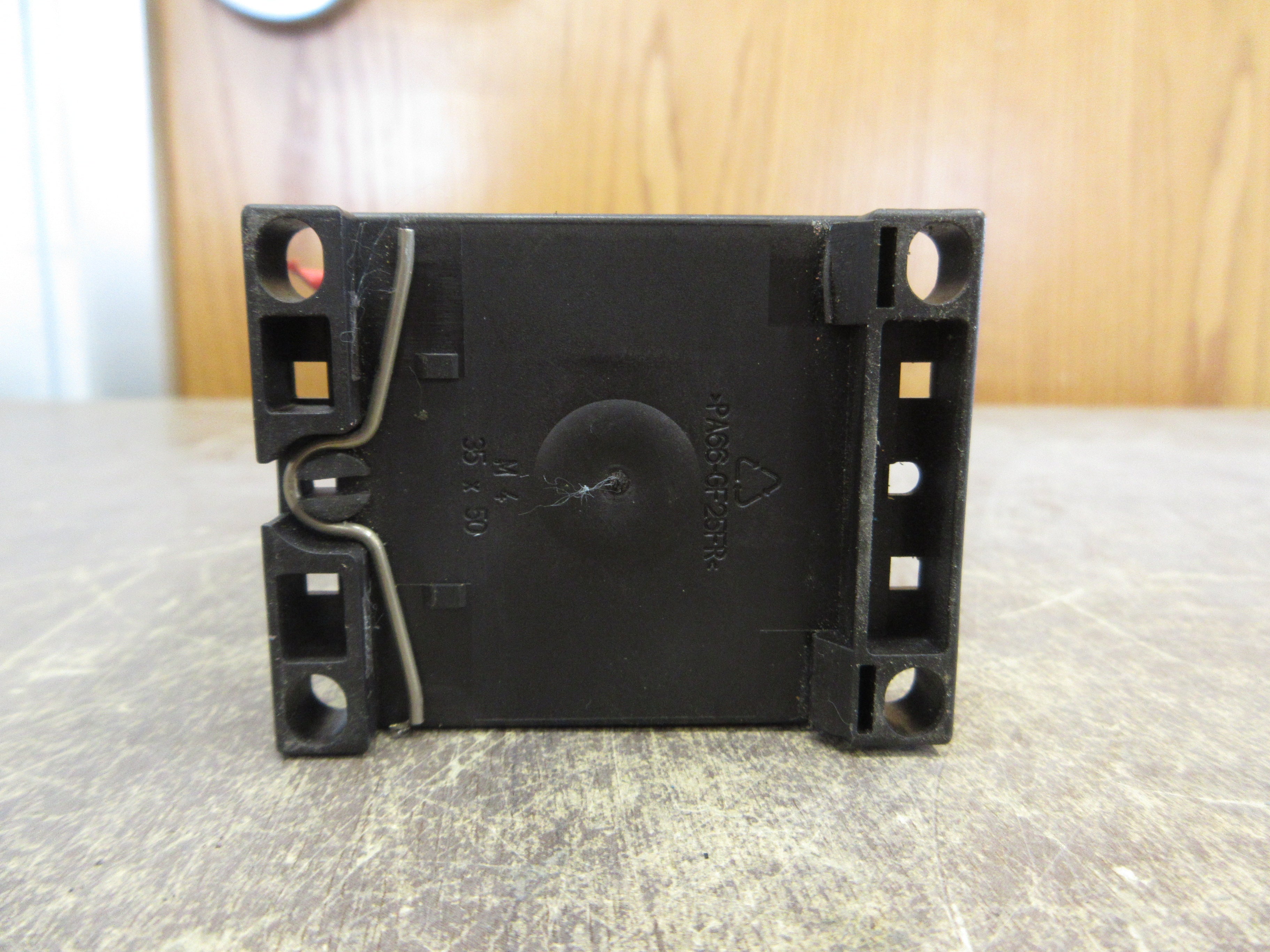 Siemens Sirius Contactor 3RT1016-1BB42 24VDC Coil 20A 600V Used
