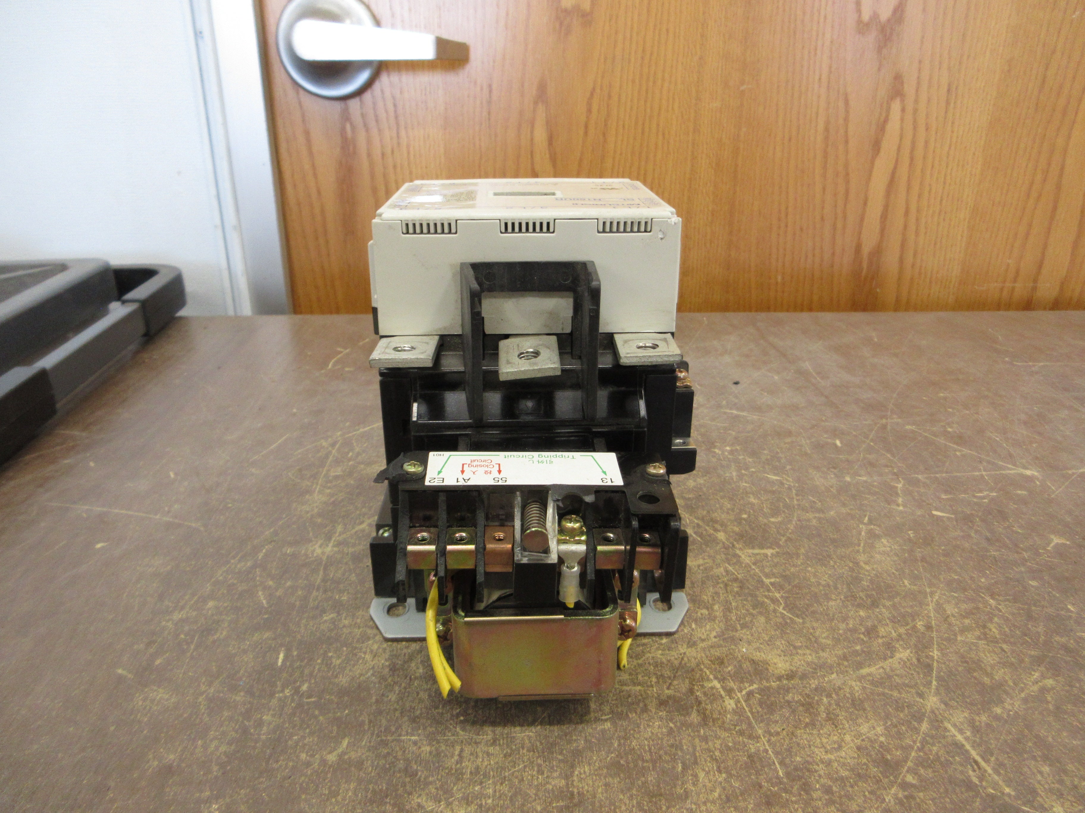 Mitsubishi Latch Contactor SL-N150UR 200-240VAC/200-220VDC Coil 150A 600V Used