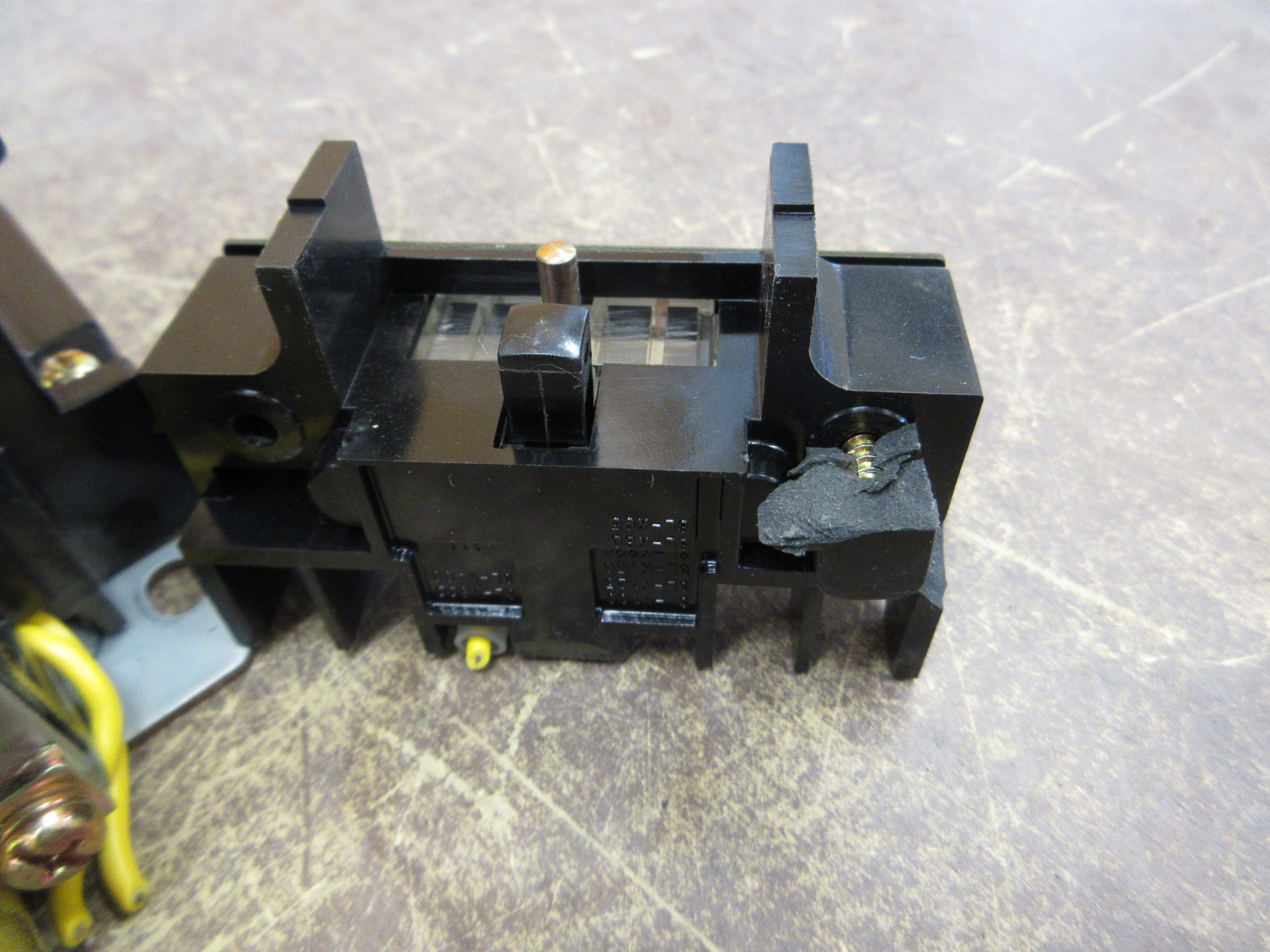 Mitsubishi Latch Contactor SL-N150UR 200-240VAC/200-220VDC Coil 150A 600V Used