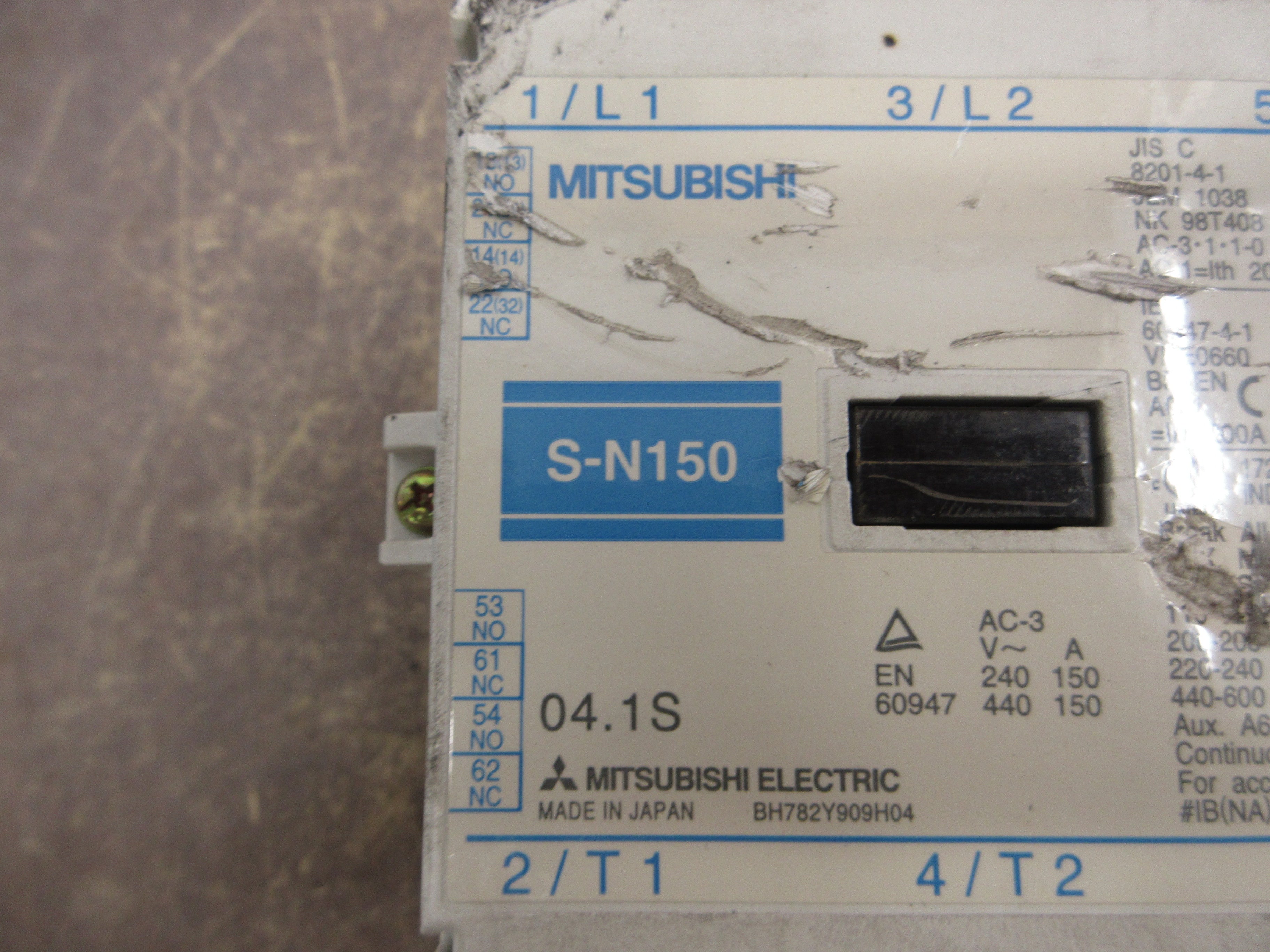 Mitsubishi Contactor S-N150 200-240V Coil 150A 600V 3P *Scraped Top* Used