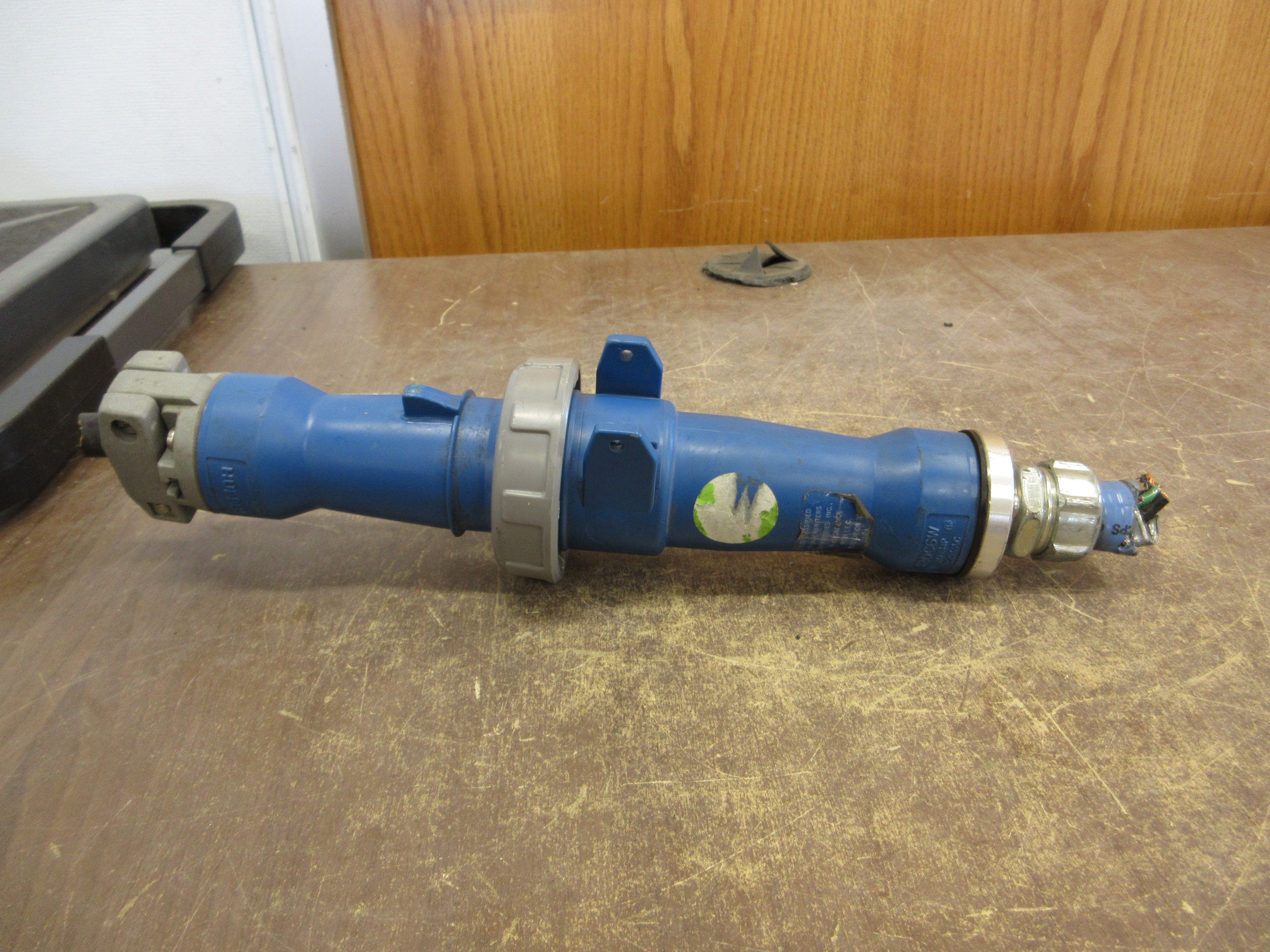 Hubbell Plug & Receptacle Set 320C6W 20A 250V *No Cover* Used