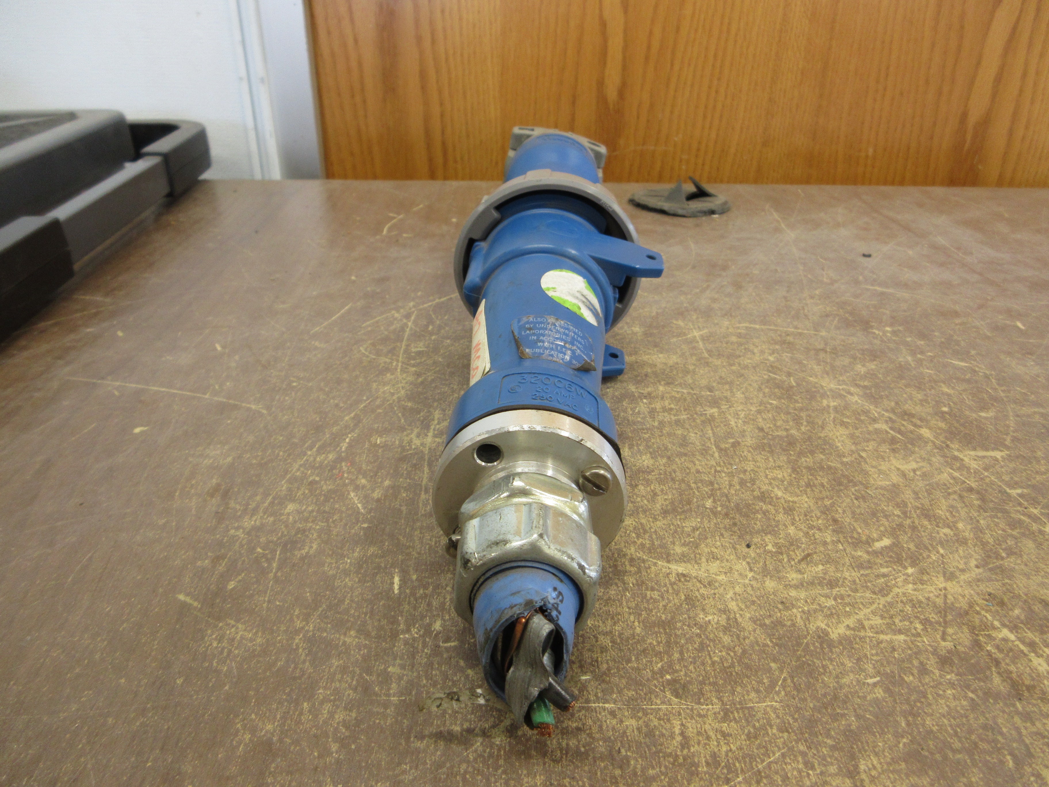 Hubbell Plug & Receptacle Set 320C6W 20A 250V *No Cover* Used