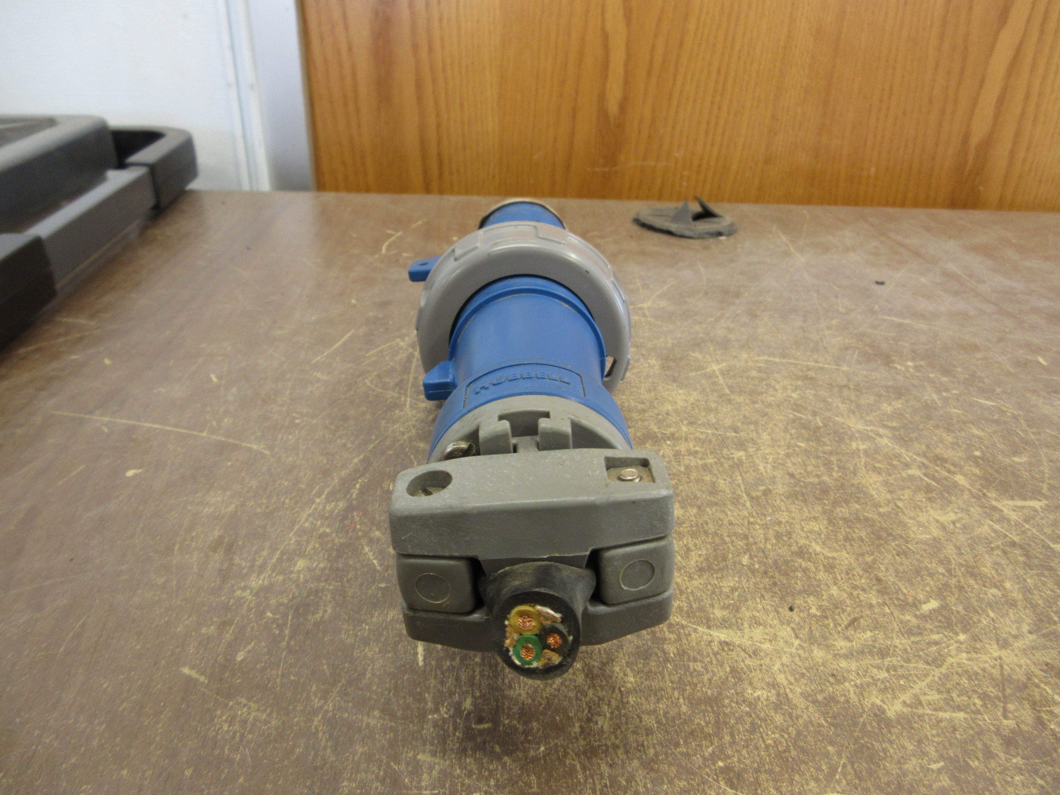 Hubbell Plug & Receptacle Set 320C6W 20A 250V *No Cover* Used