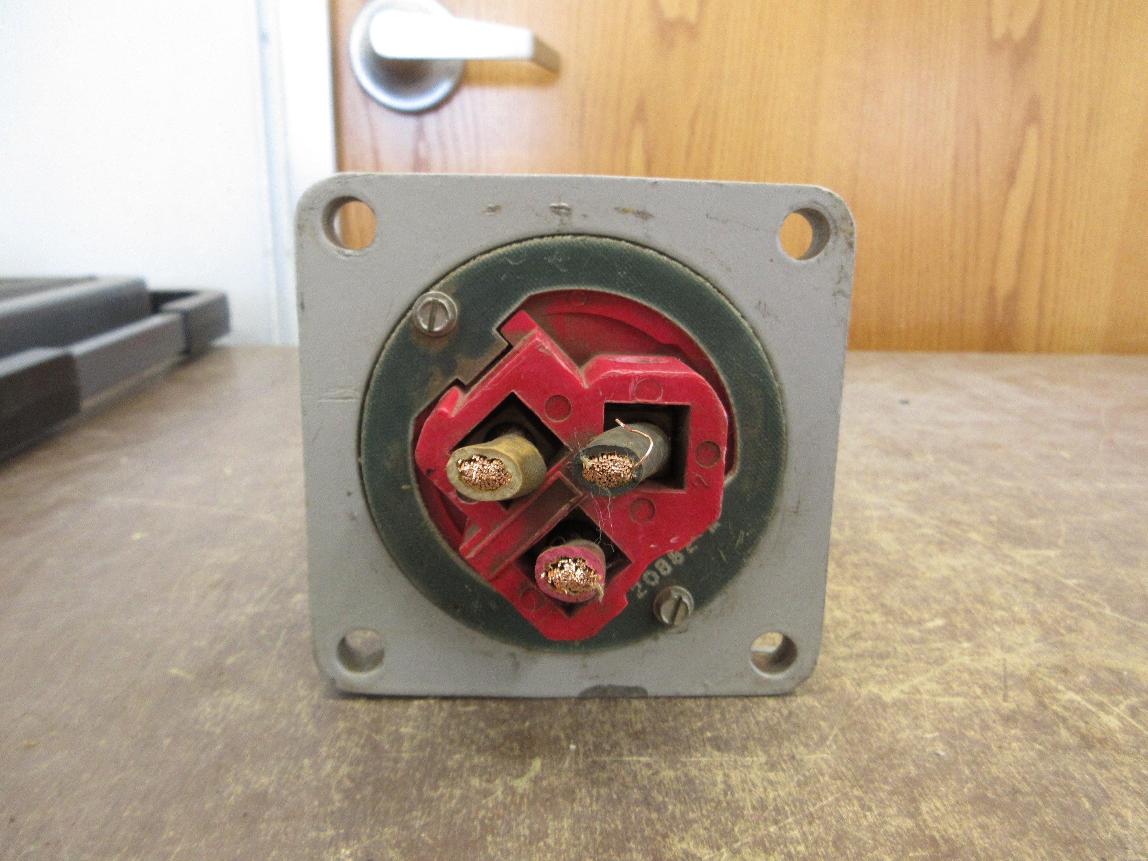 Crouse-Hinds Arktite Receptacle AR1037 M72 100A 600V 3W 3P Used