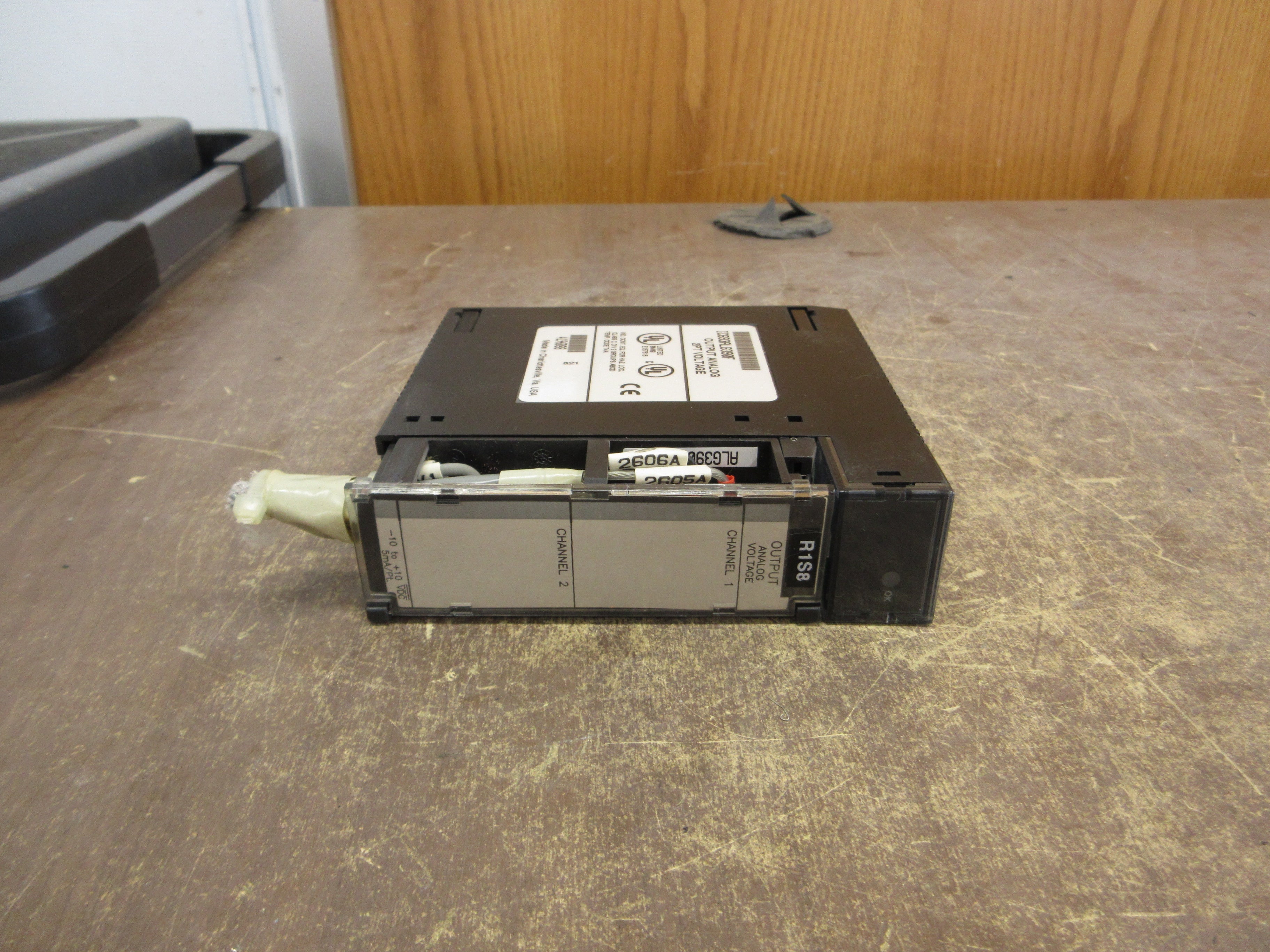 GE Fanuc Analog Output Module IC693ALG390F 2-PT Used