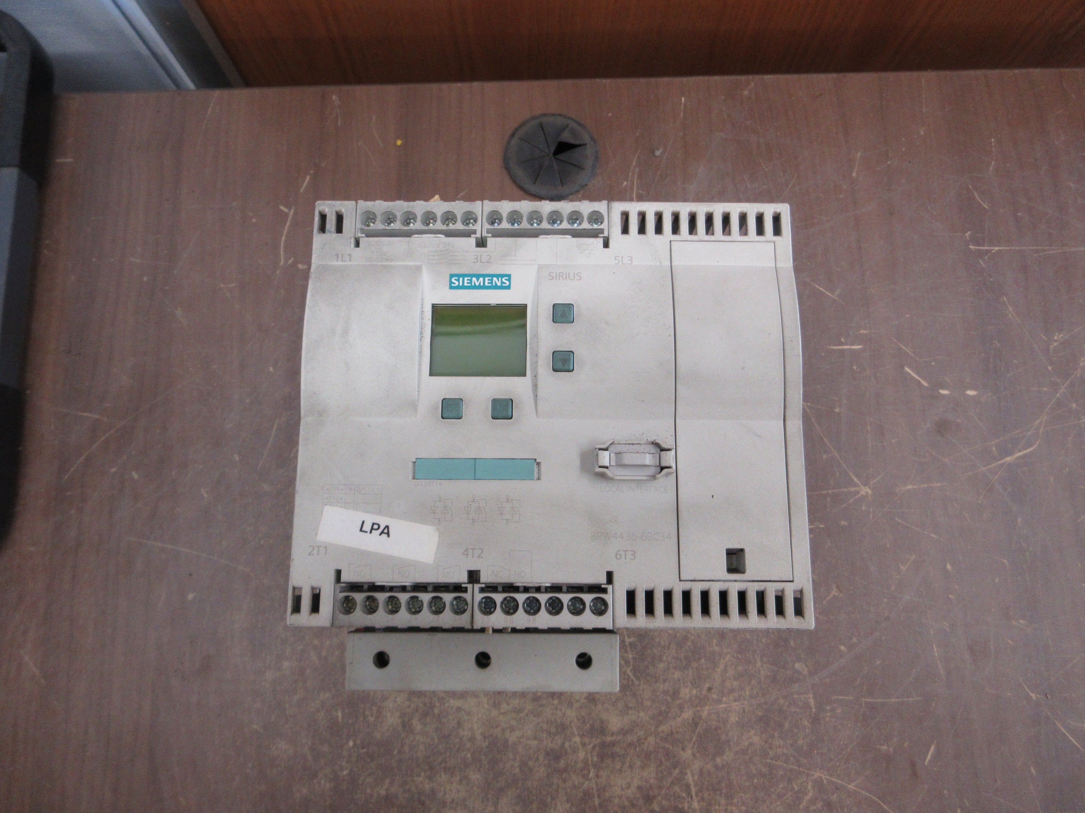 Siemens Sirius Soft Start 3RW4436-6BC34 100HP 200-460V 50/60Hz Used