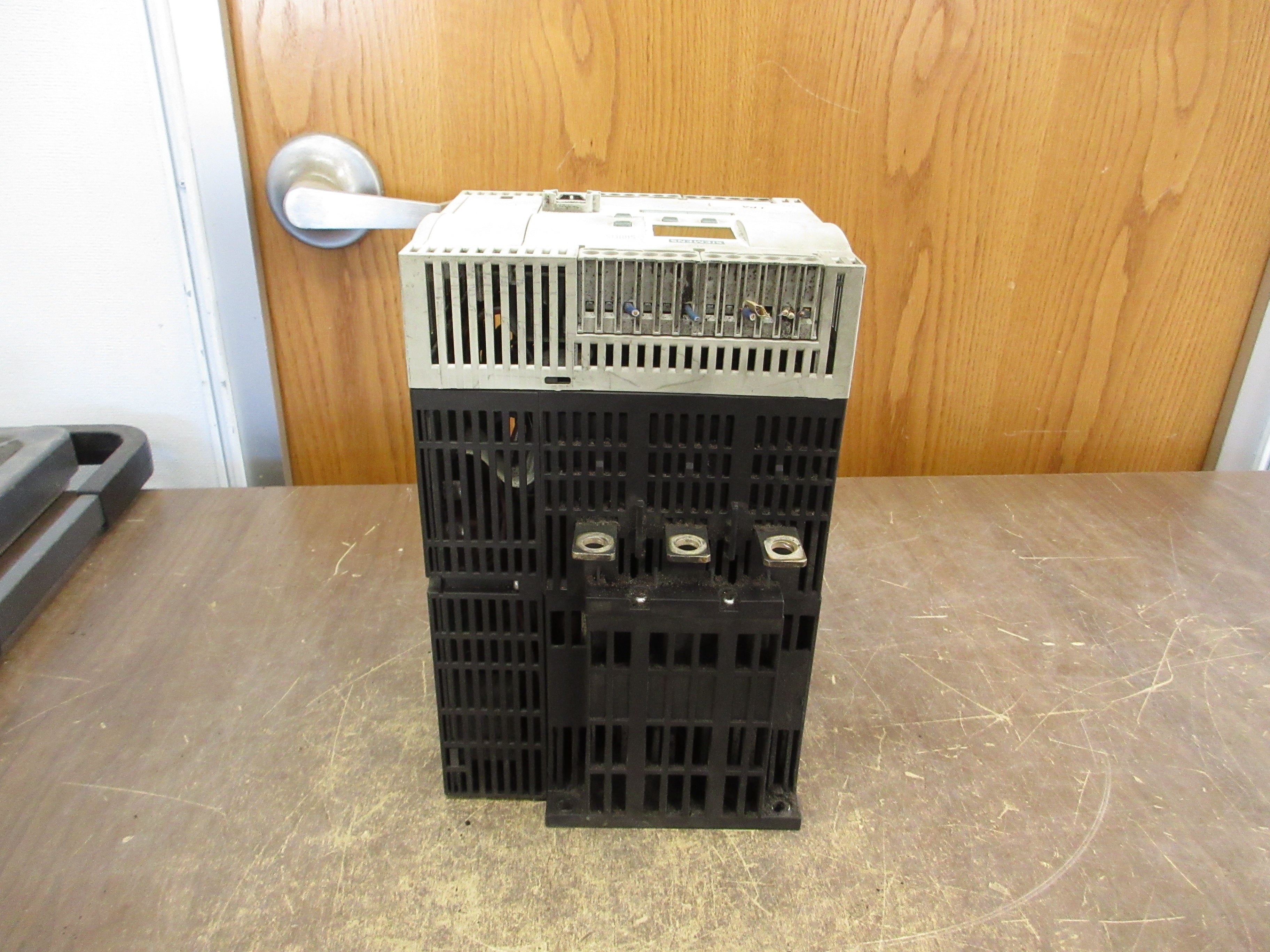 Siemens Sirius Soft Start 3RW4436-6BC34 100HP 200-460V 50/60Hz Used