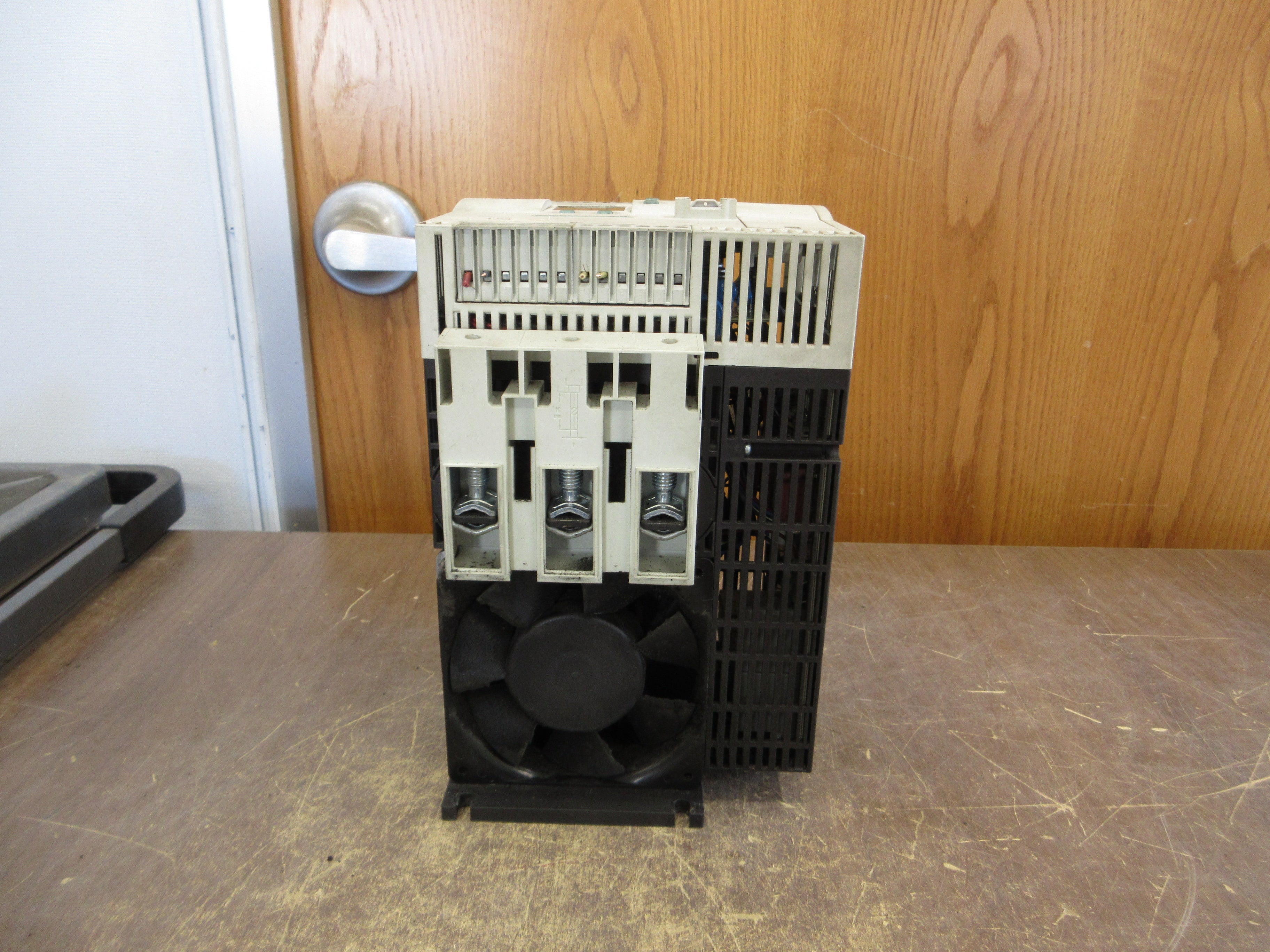 Siemens Sirius Soft Start 3RW4436-6BC34 100HP 200-460V 50/60Hz Used