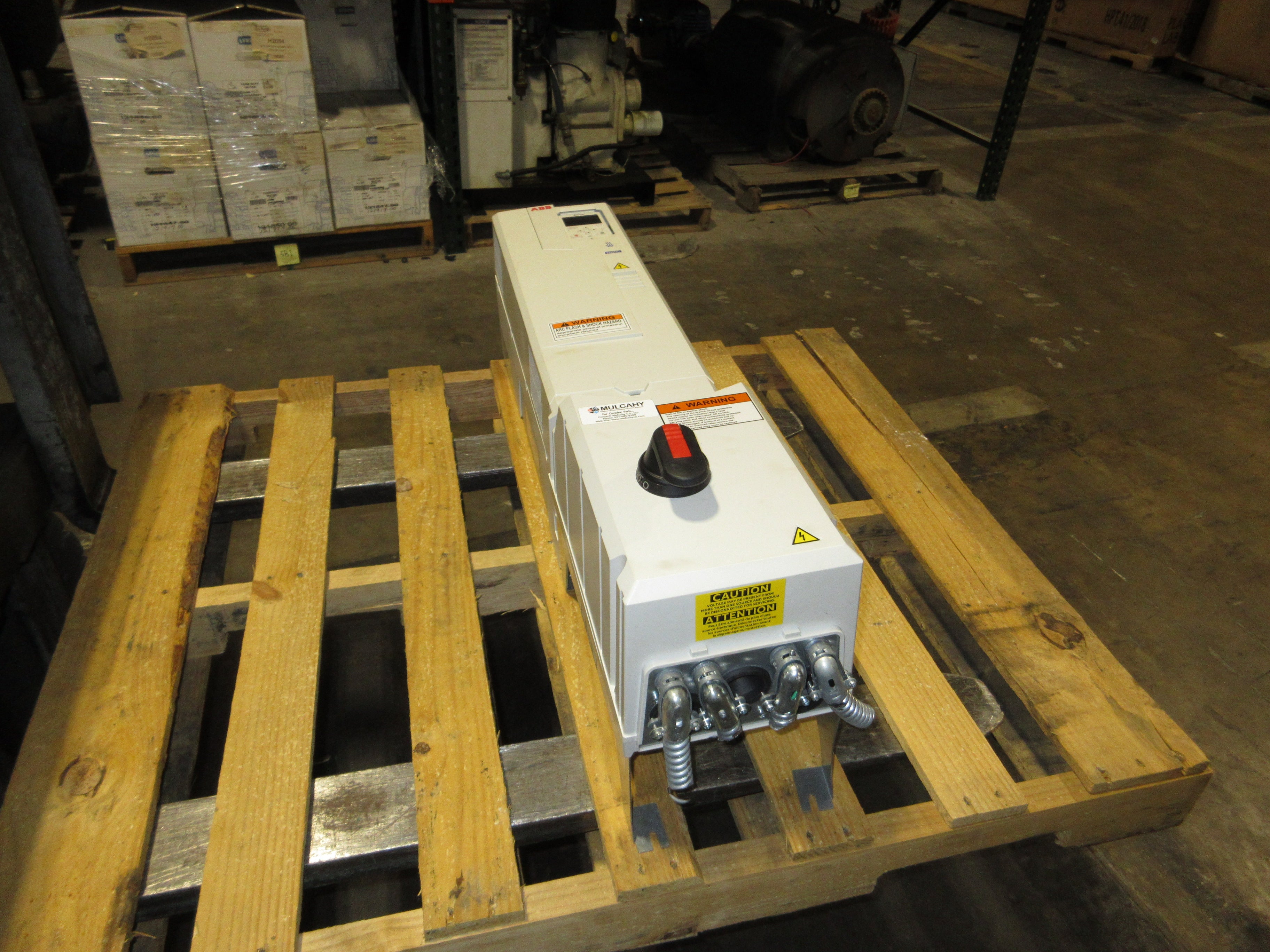 ABB ACH580 AC Drive w/ Disconnect ACH580-PDR-052A-4+J429 40HP 3Ph w/ Keypad Used