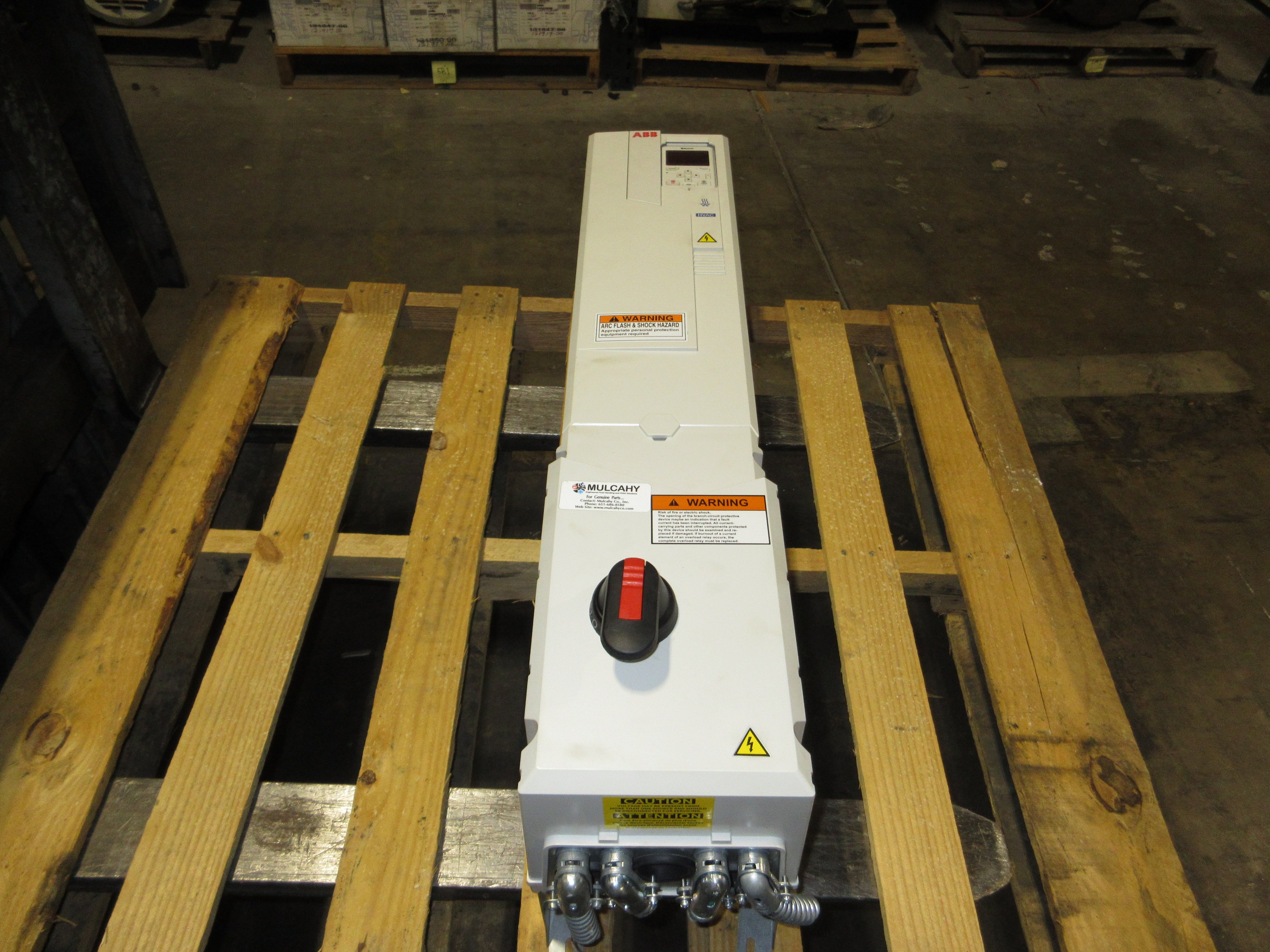 ABB ACH580 AC Drive w/ Disconnect ACH580-PDR-052A-4+J429 40HP 3Ph w/ Keypad Used