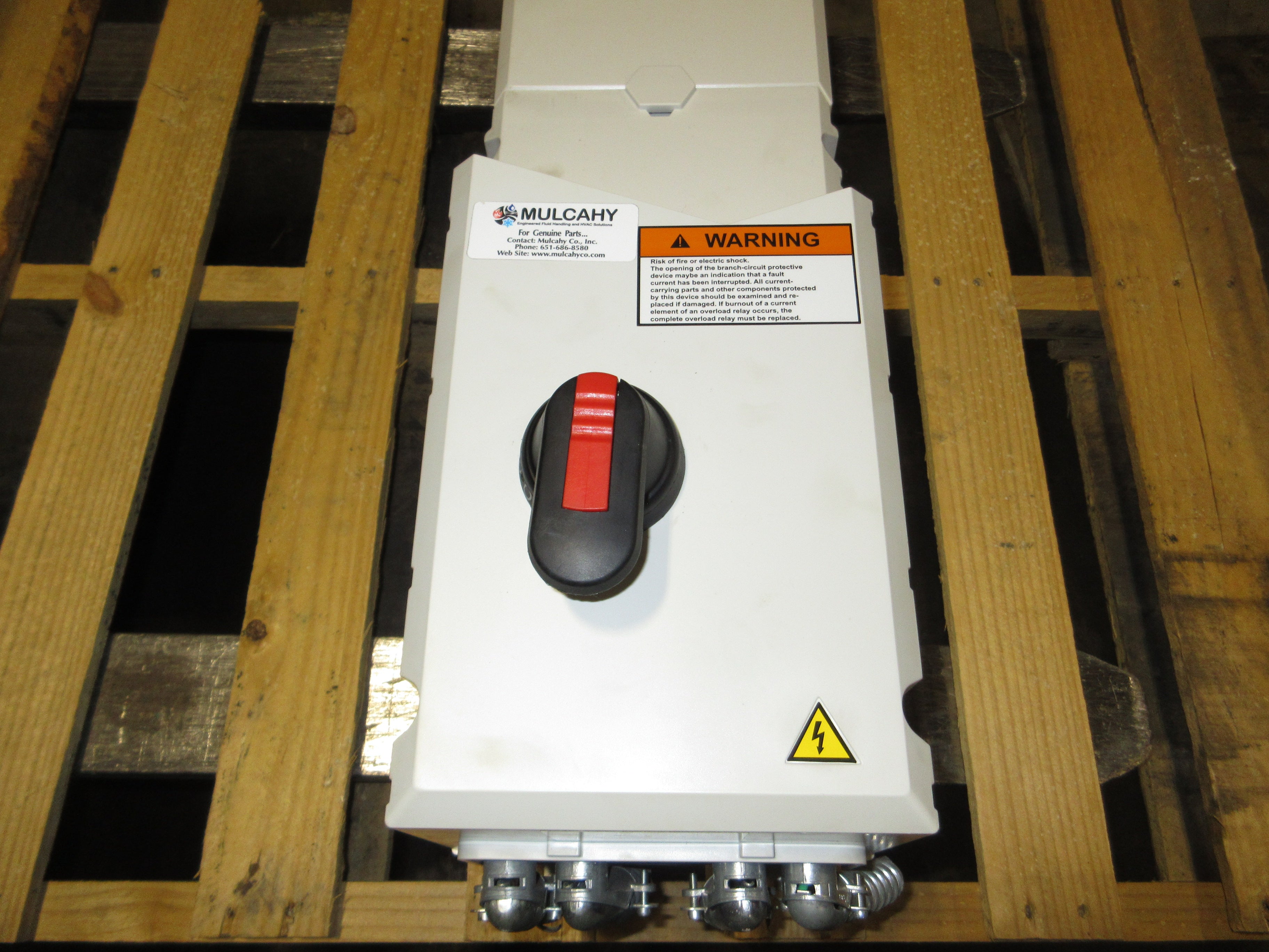 ABB ACH580 AC Drive w/ Disconnect ACH580-PDR-052A-4+J429 40HP 3Ph w/ Keypad Used