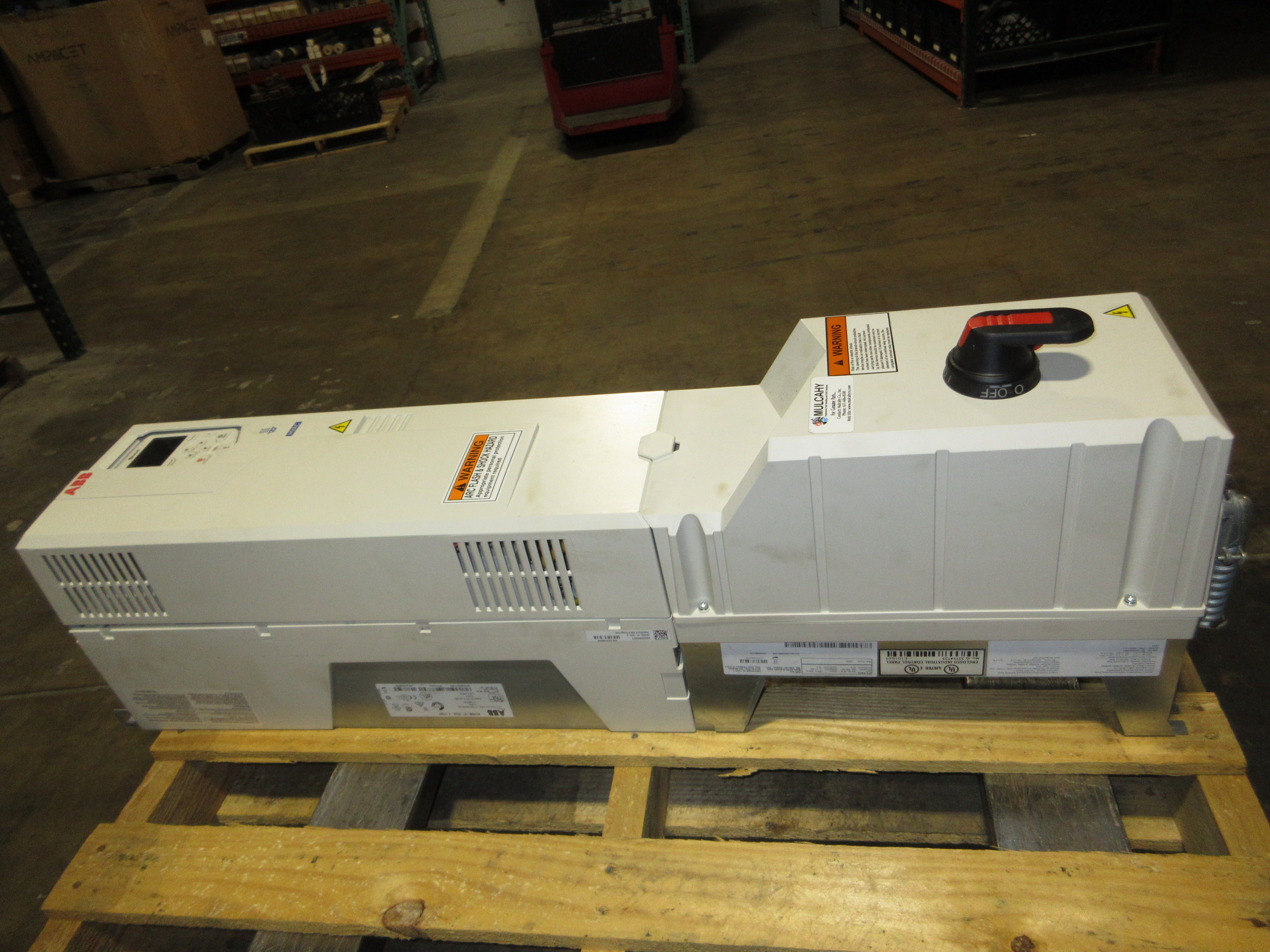 ABB ACH580 AC Drive w/ Disconnect ACH580-PDR-052A-4+J429 40HP 3Ph w/ Keypad Used
