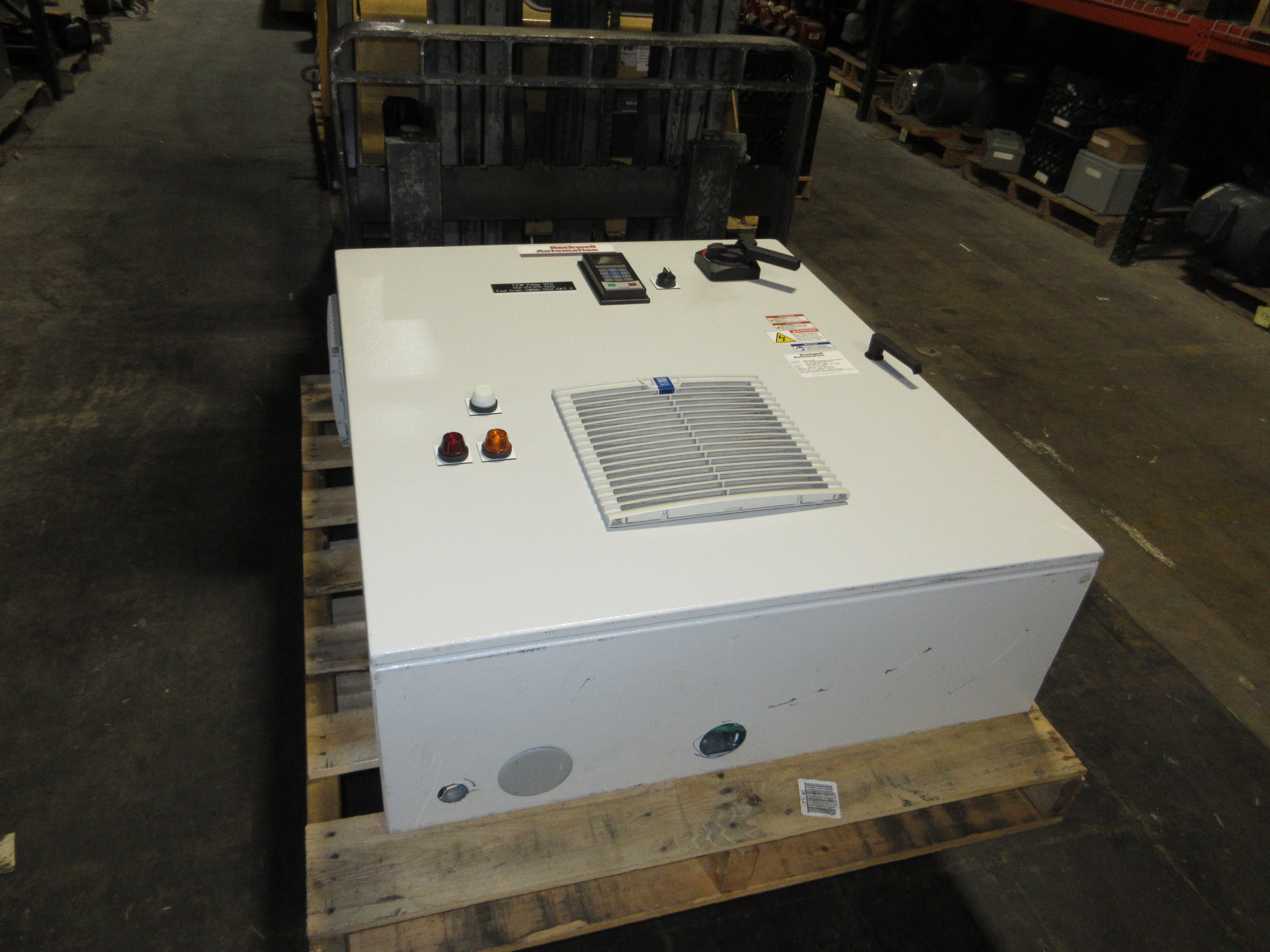 Rockwell Automation PowerFlex 755 AC Drive w/ Disconnect 50HP w/ Keypad Used