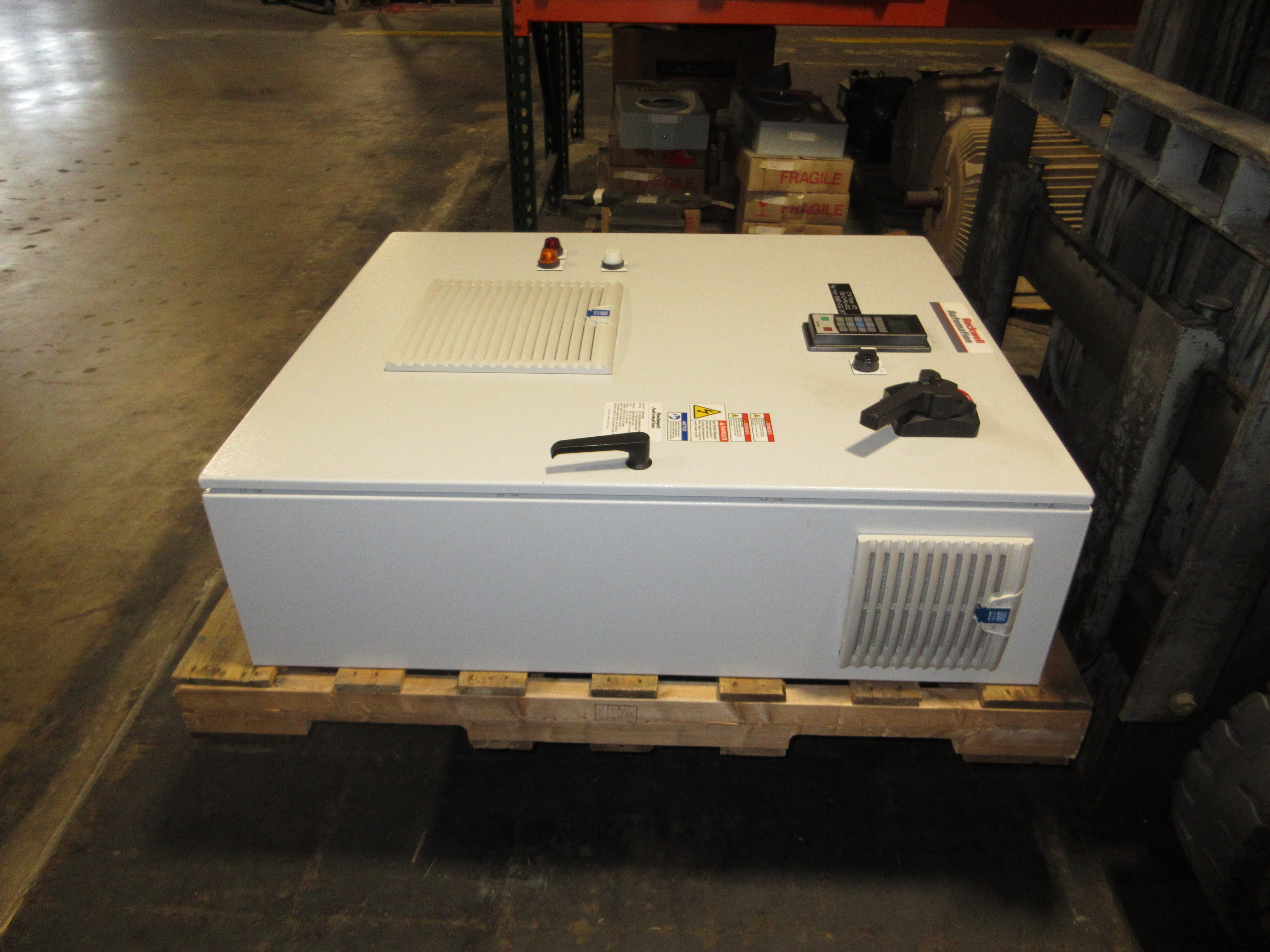 Rockwell Automation PowerFlex 755 AC Drive w/ Disconnect 50HP w/ Keypad Used