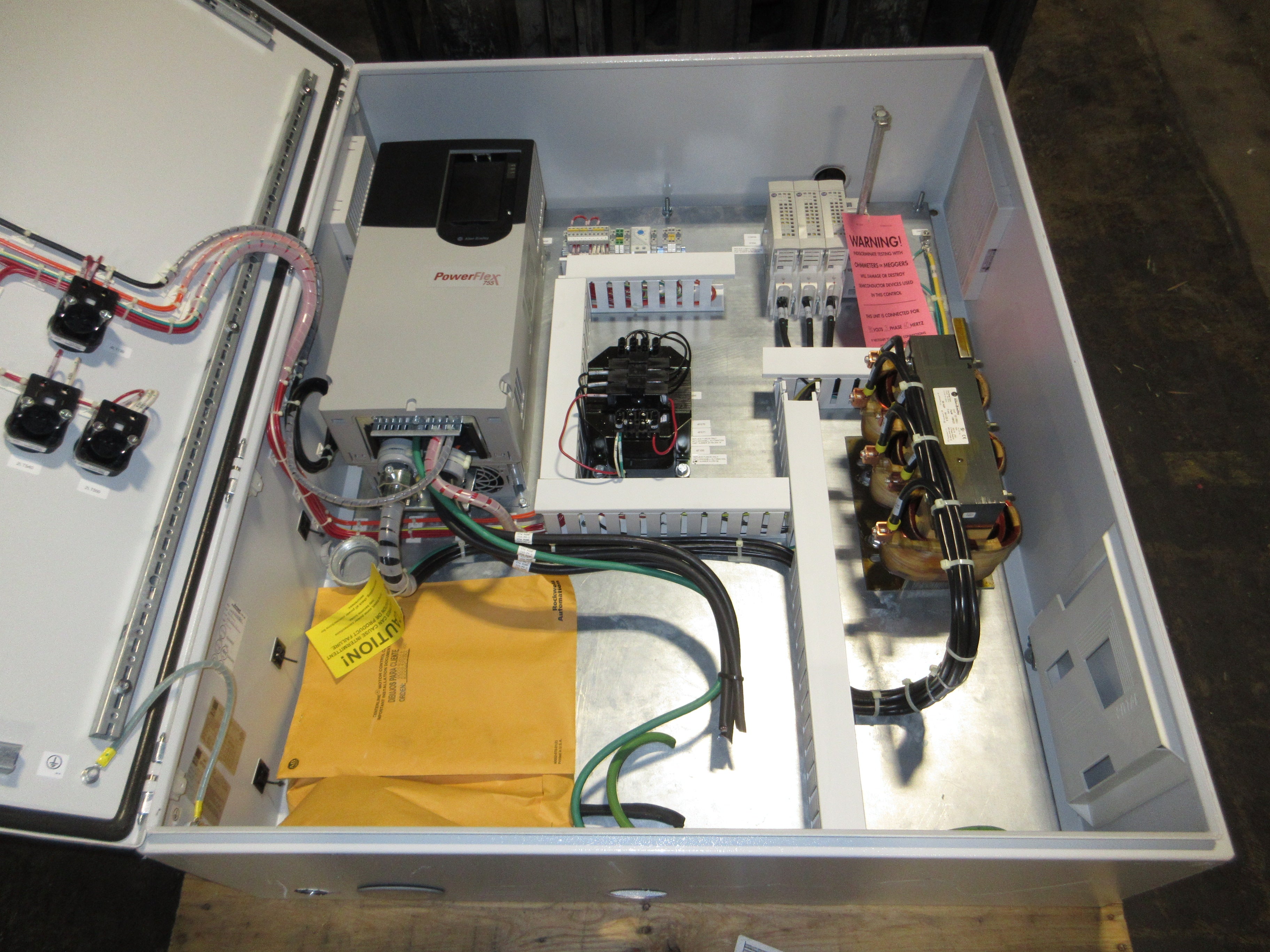 Rockwell Automation PowerFlex 755 AC Drive w/ Disconnect 50HP w/ Keypad Used