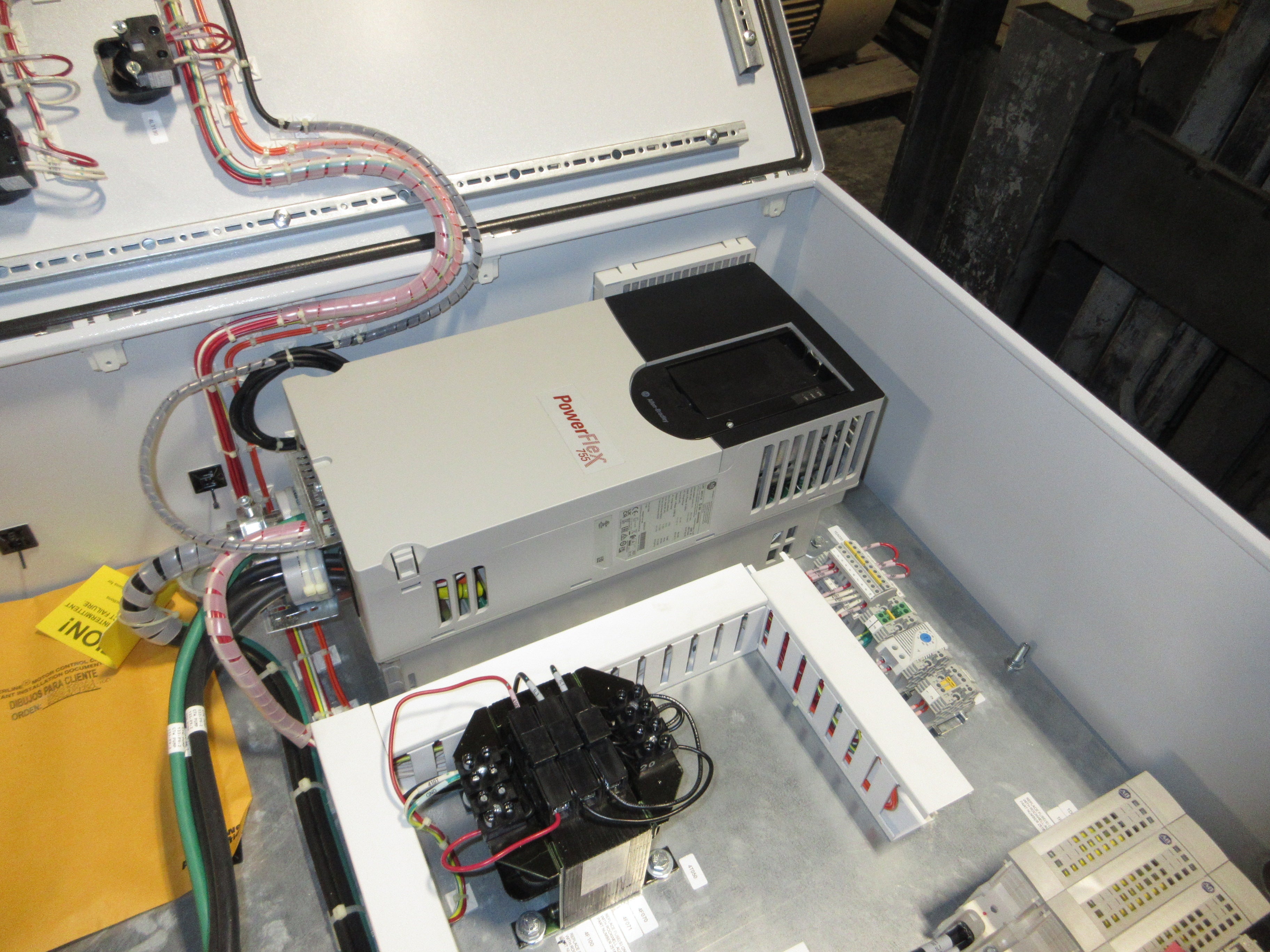 Rockwell Automation PowerFlex 755 AC Drive w/ Disconnect 50HP w/ Keypad Used