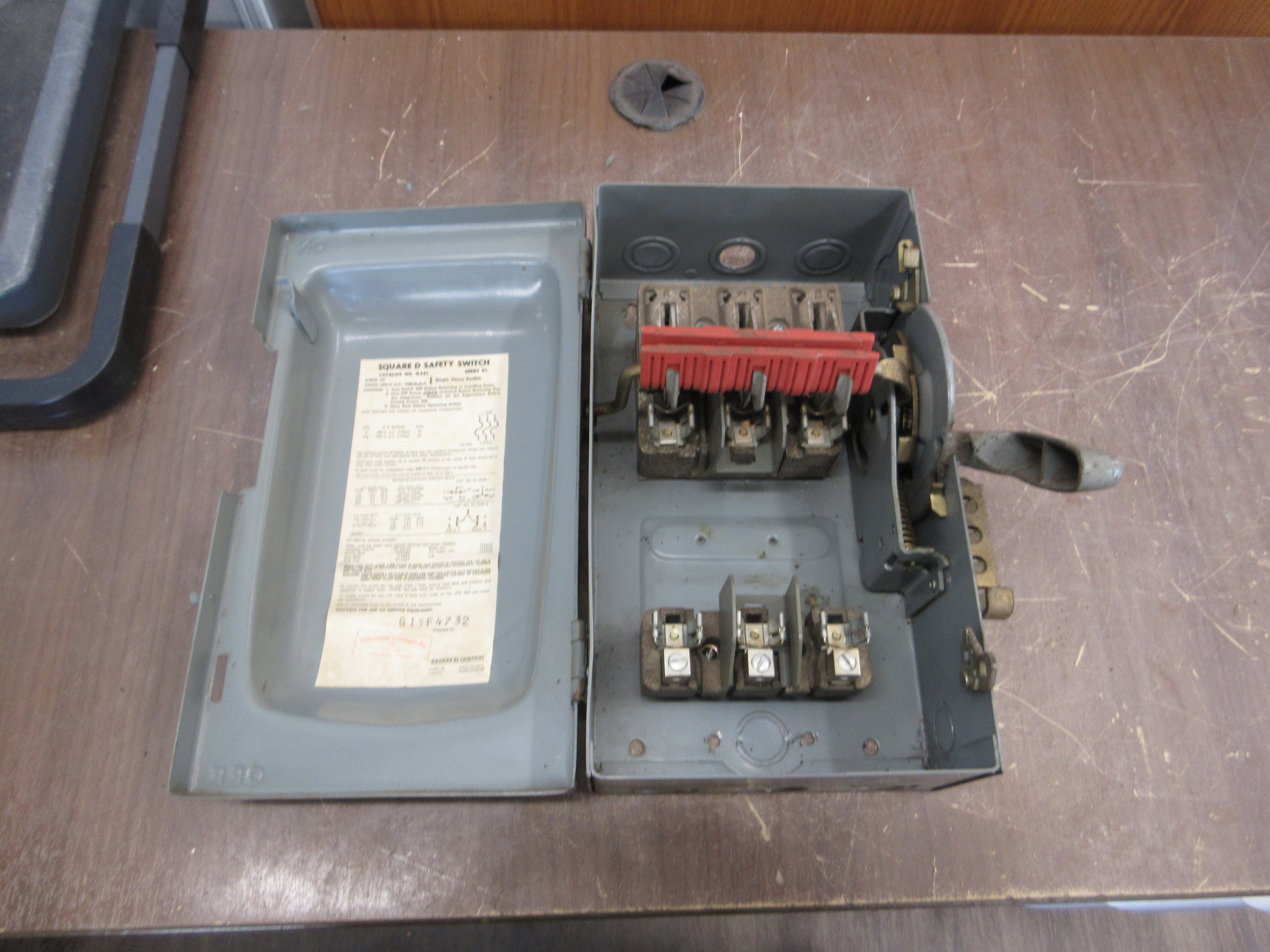 Square D Fusible Safety Switch / Disconnect H361 Ser. D1 30A 600V 3P Used