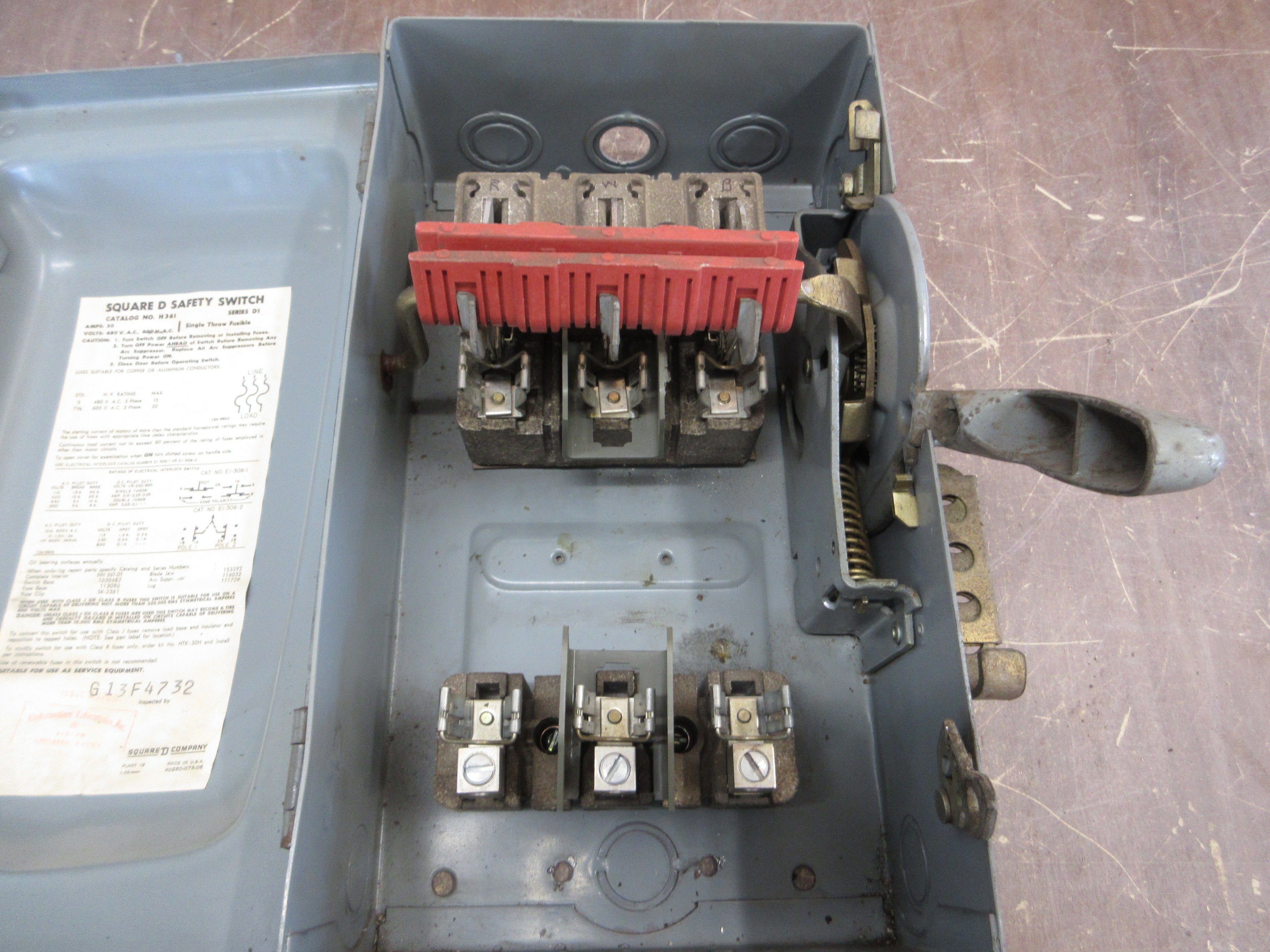 Square D Fusible Safety Switch / Disconnect H361 Ser. D1 30A 600V 3P Used