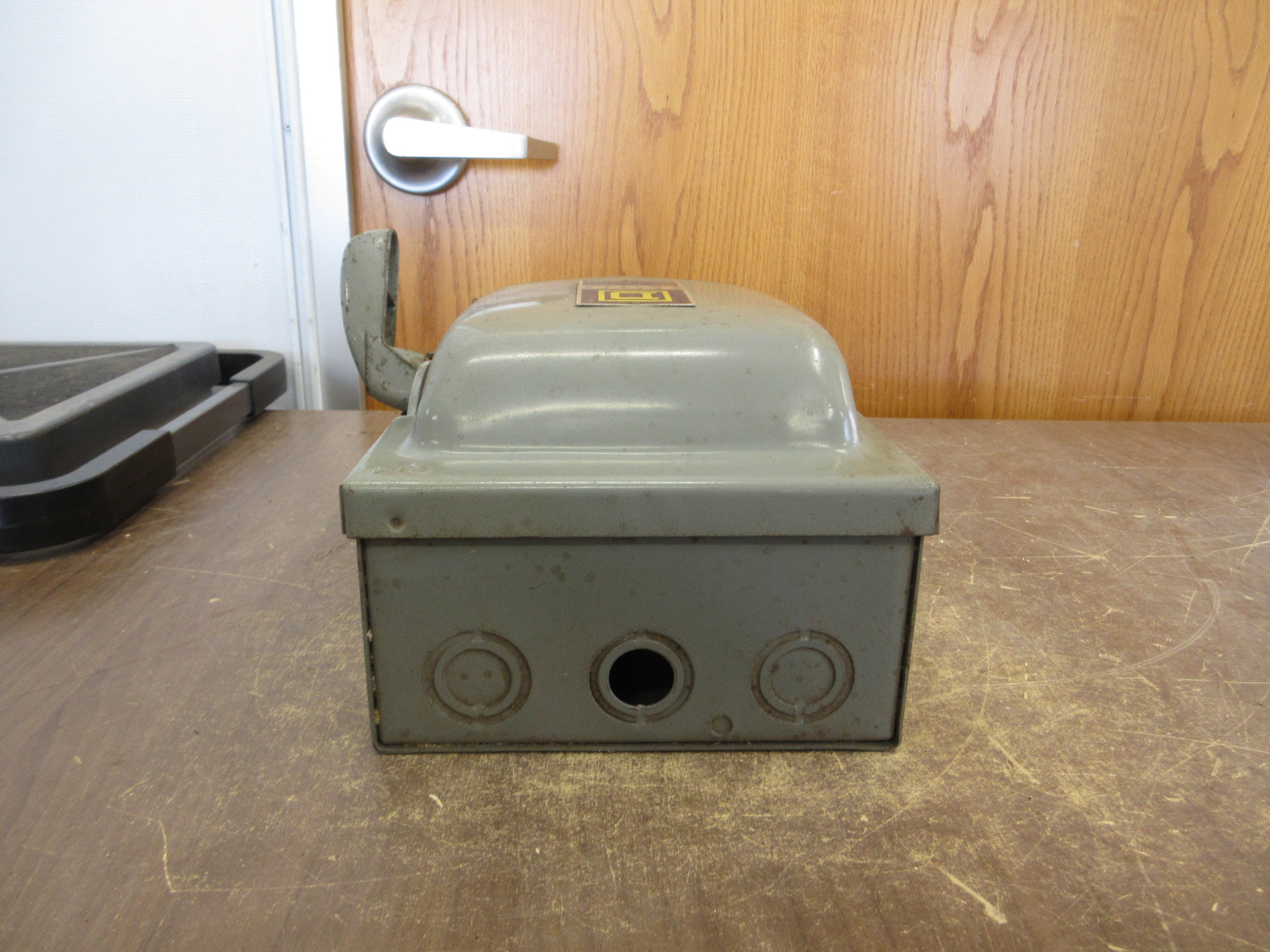 Square D Fusible Safety Switch / Disconnect H361 Ser. D1 30A 600V 3P Used