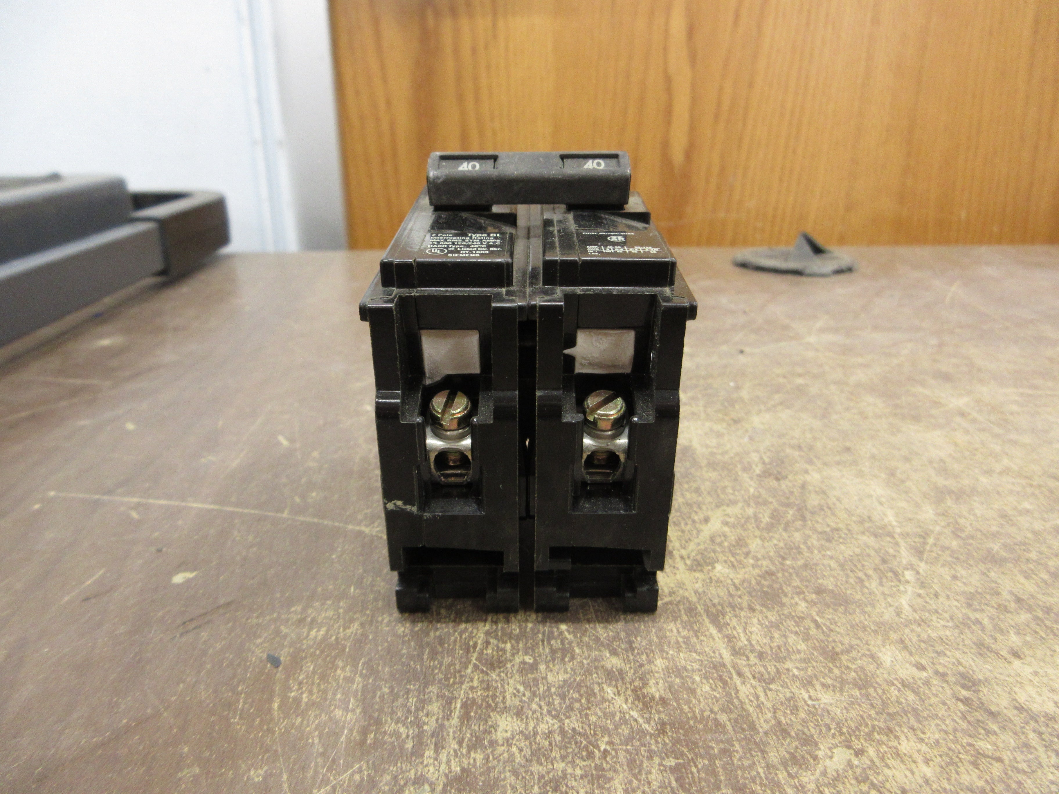 Siemens Type BL Bolt-On Circuit Breaker B240 40A 120/240V 2P Used
