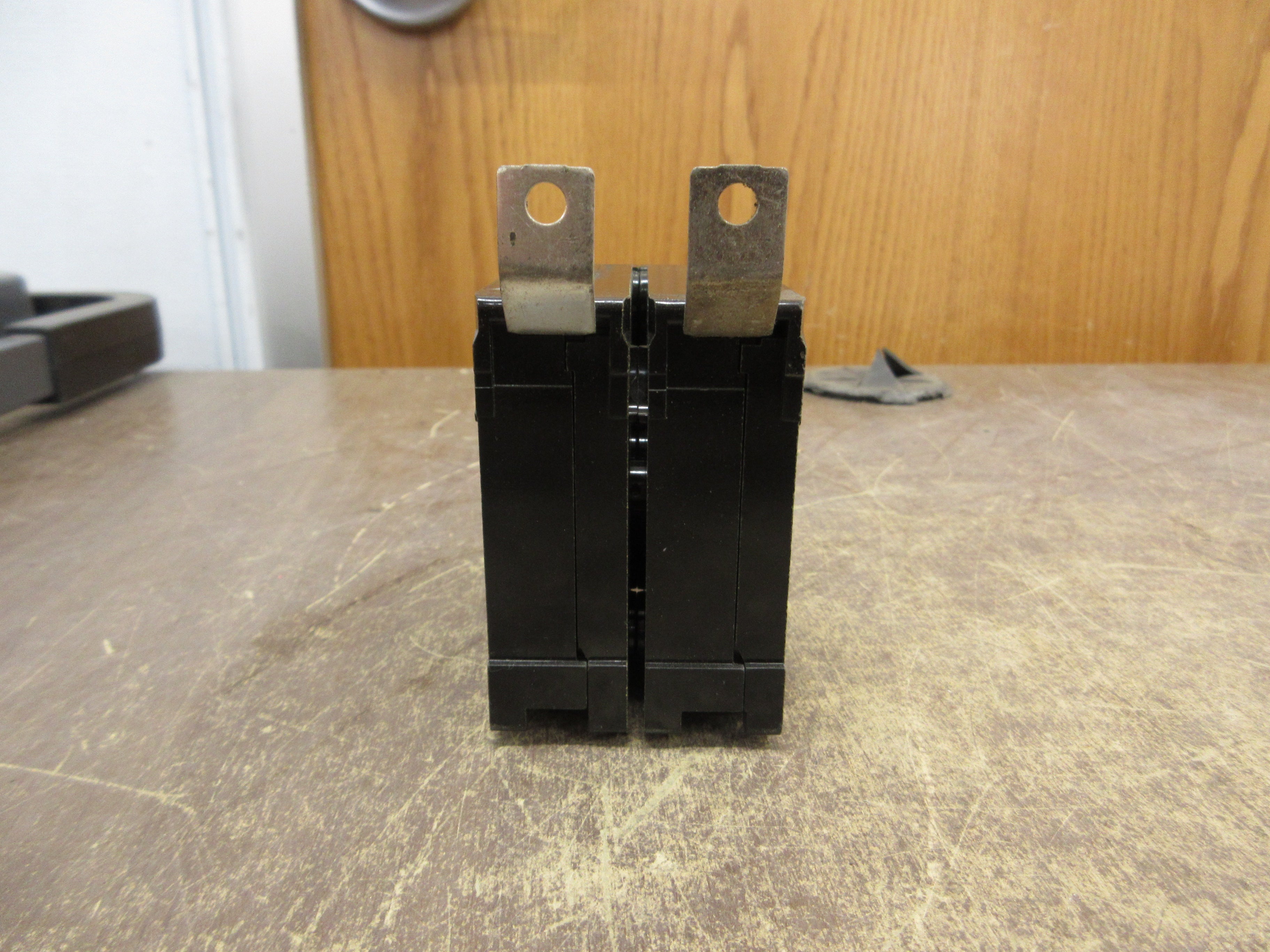 Siemens Type BL Bolt-On Circuit Breaker B240 40A 120/240V 2P Used