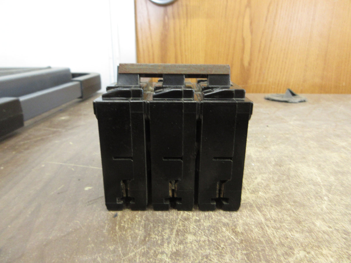 Gould ITE Clip-On Circuit Breaker Q320 20A 240V 3P Used