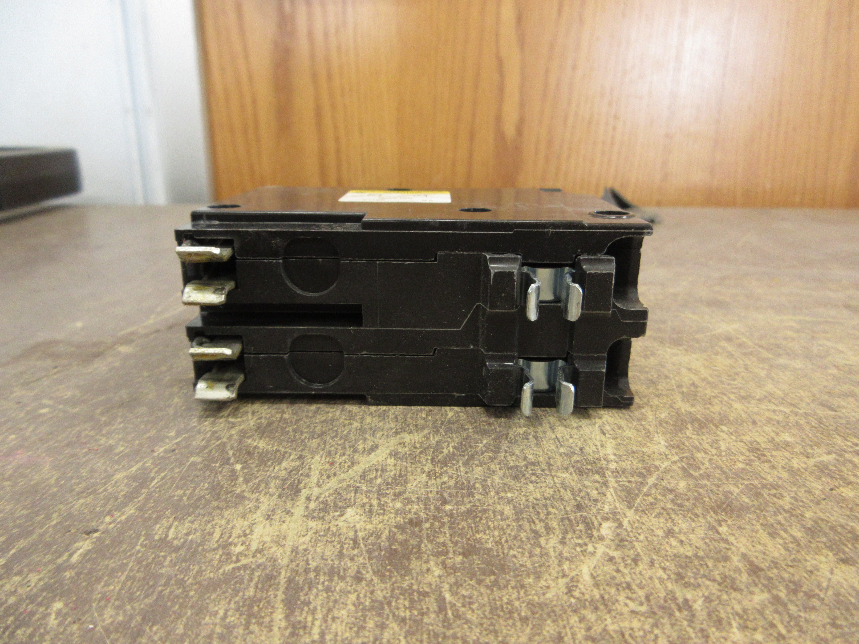 Square D Clip-On Circuit Breaker QO2100 100A 120/240V 2P Used
