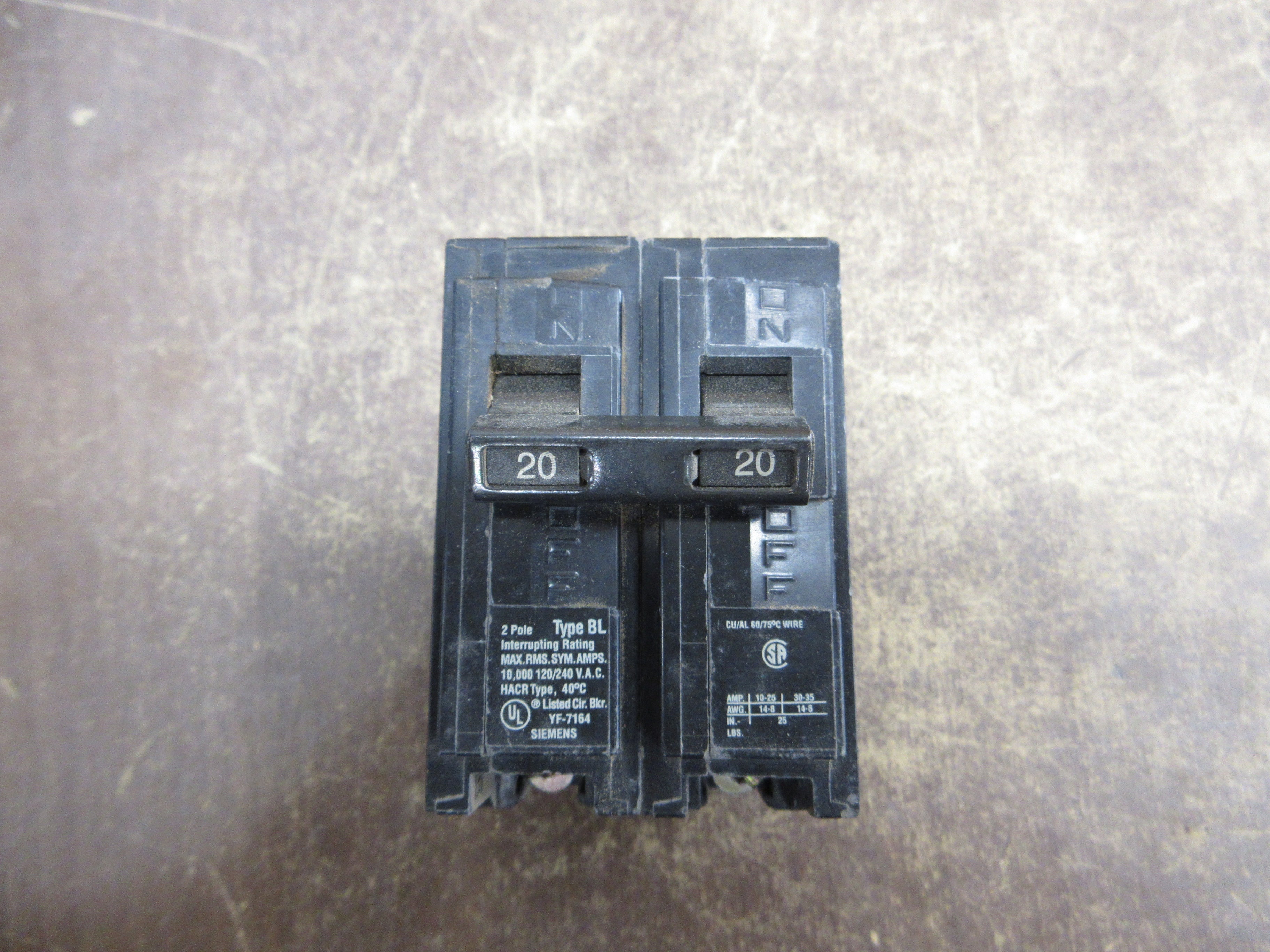 Siemens Type BL Bolt-On Circuit Breaker B220 20A 120/240V 2P *Lot of 2* Used