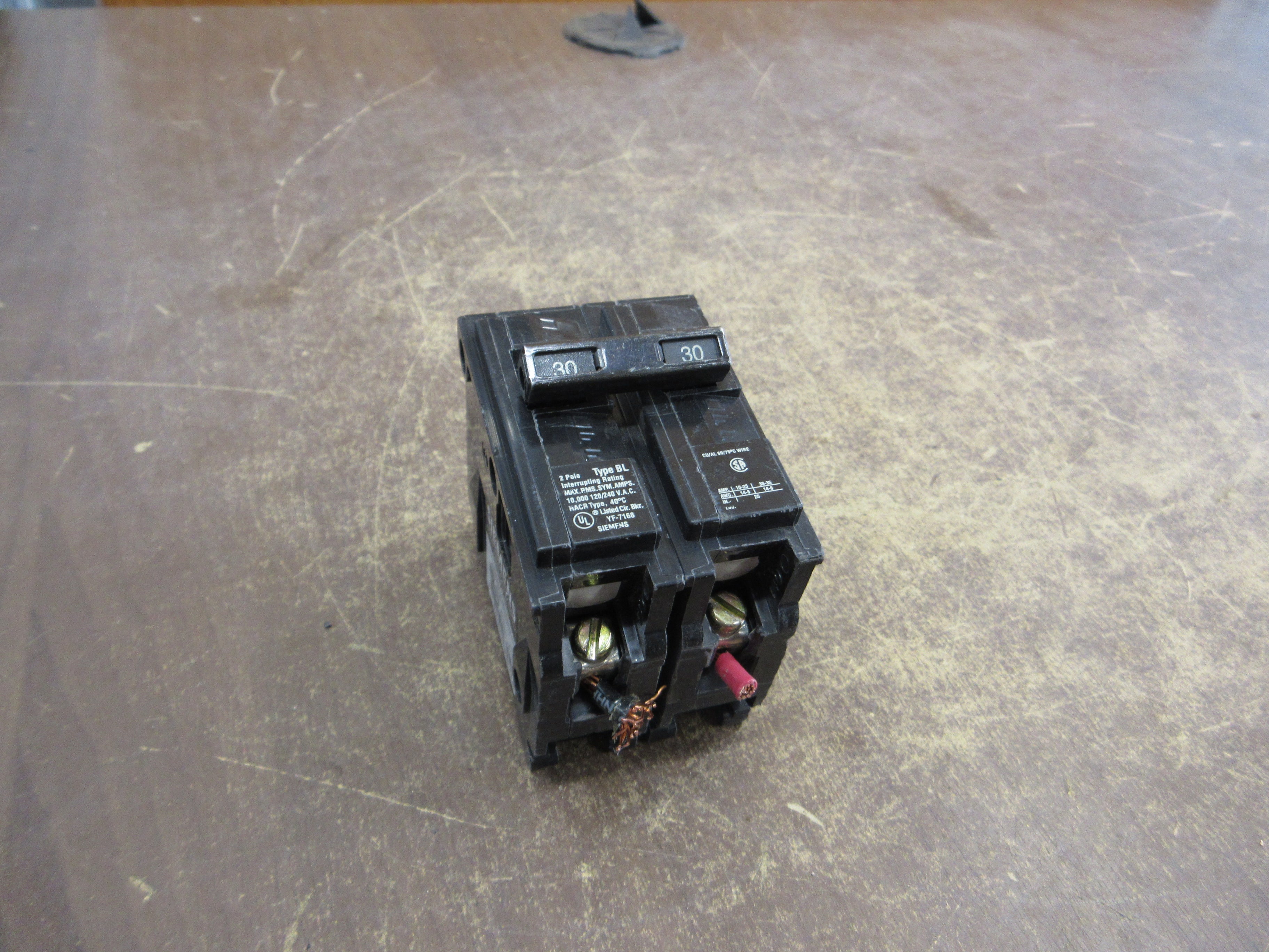 Siemens Type BL Bolt-On Circuit Breaker B230 30A 120/240V 2P Used
