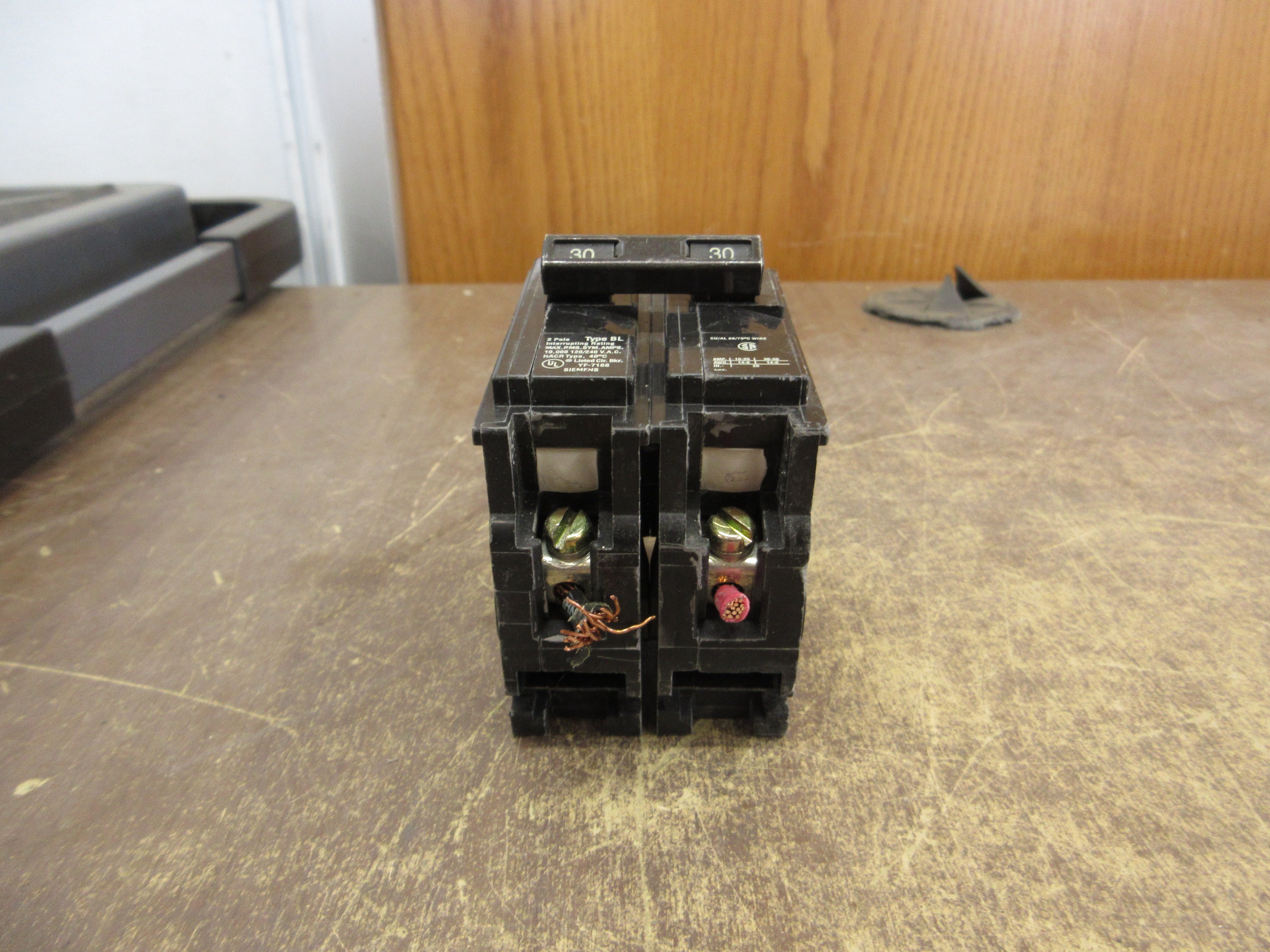 Siemens Type BL Bolt-On Circuit Breaker B230 30A 120/240V 2P Used
