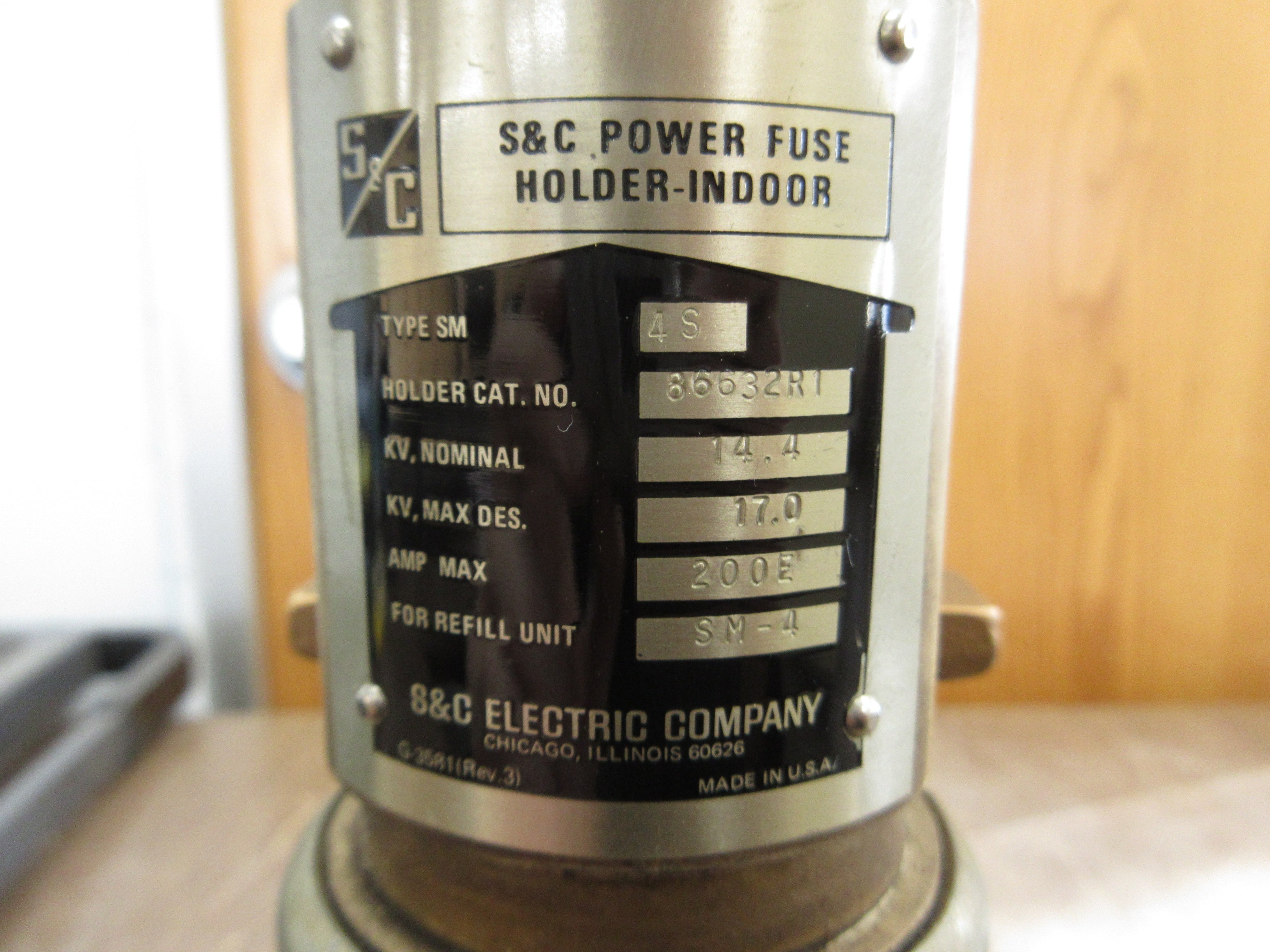 S&C SM-4S Medium Voltage Fuse 86632R1 200E Max 14.4kV Used