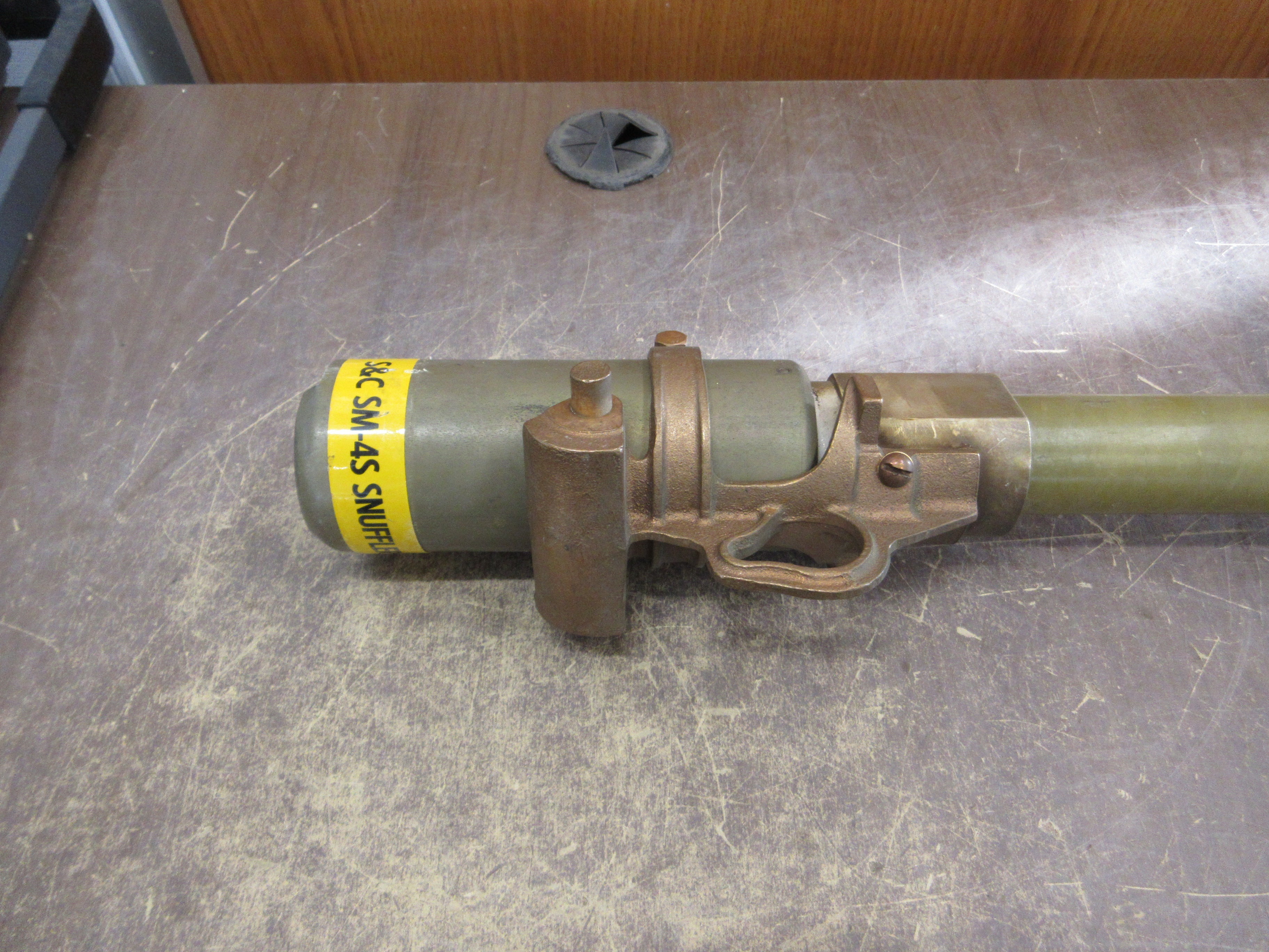 S&C SM-4S Medium Voltage Fuse 86632R1 200E Max 14.4kV Used