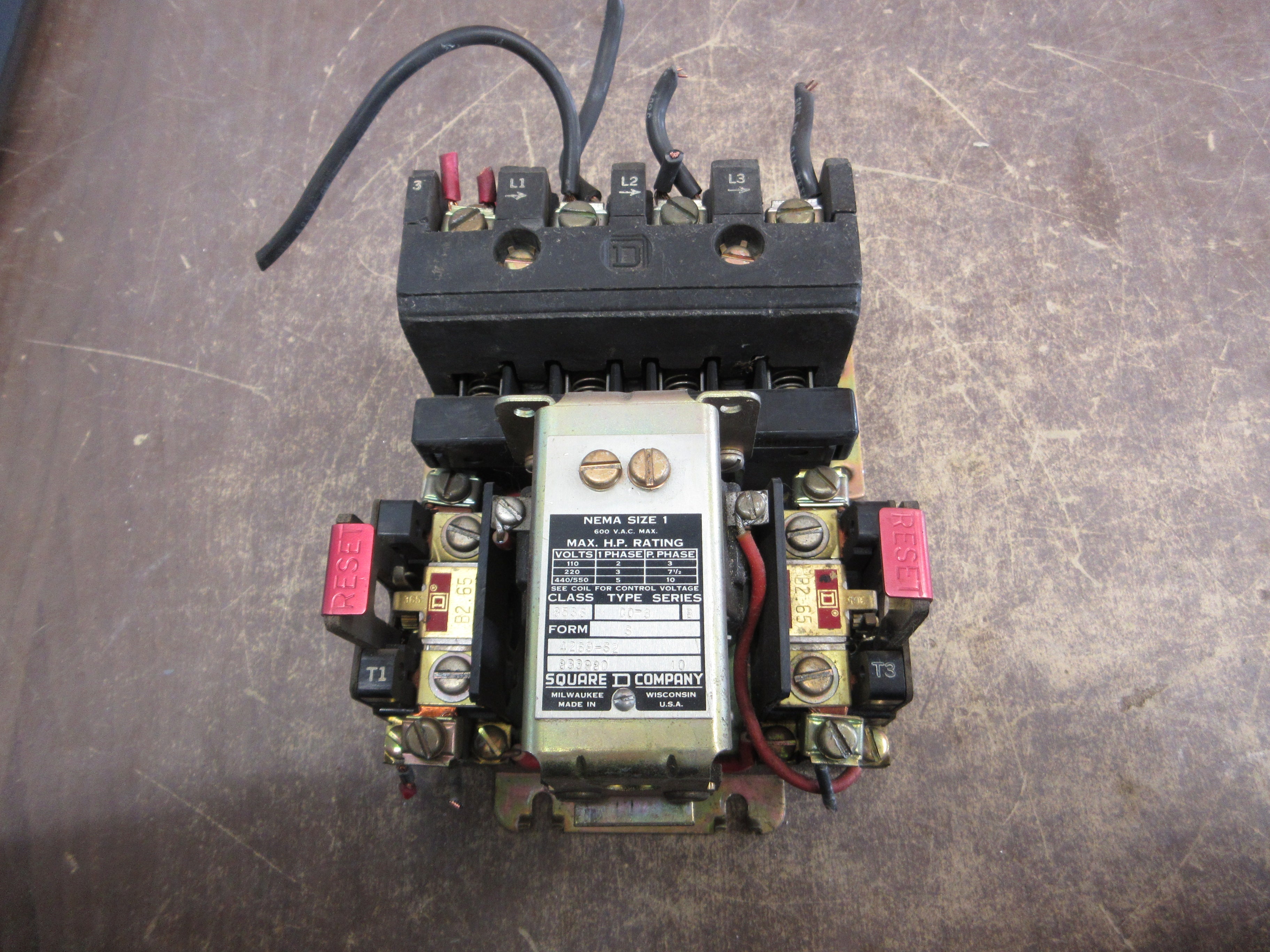 Square D Size 1 Starter 8536 CO-3 S Ser. B 120V Coil 600V Used