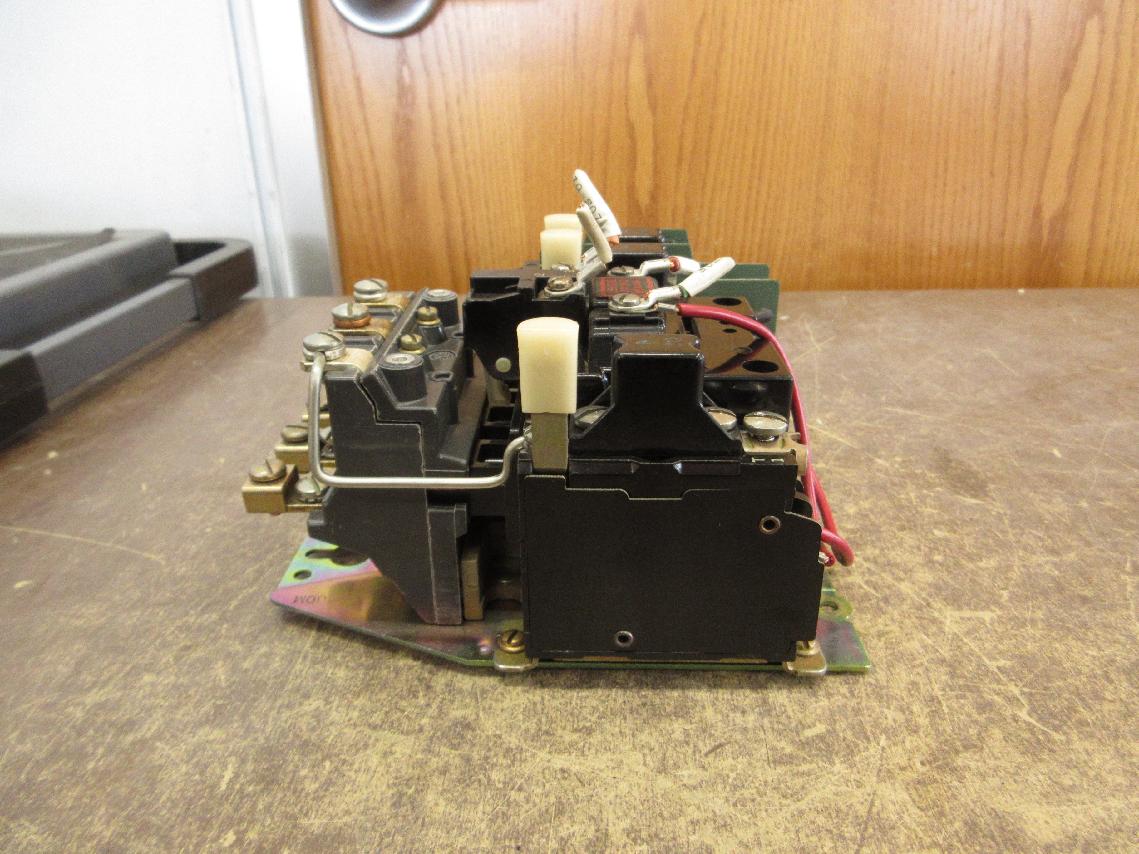 Allen-Bradley Size 1 Starter 709-BOD103 Ser. K 120V Coil Used