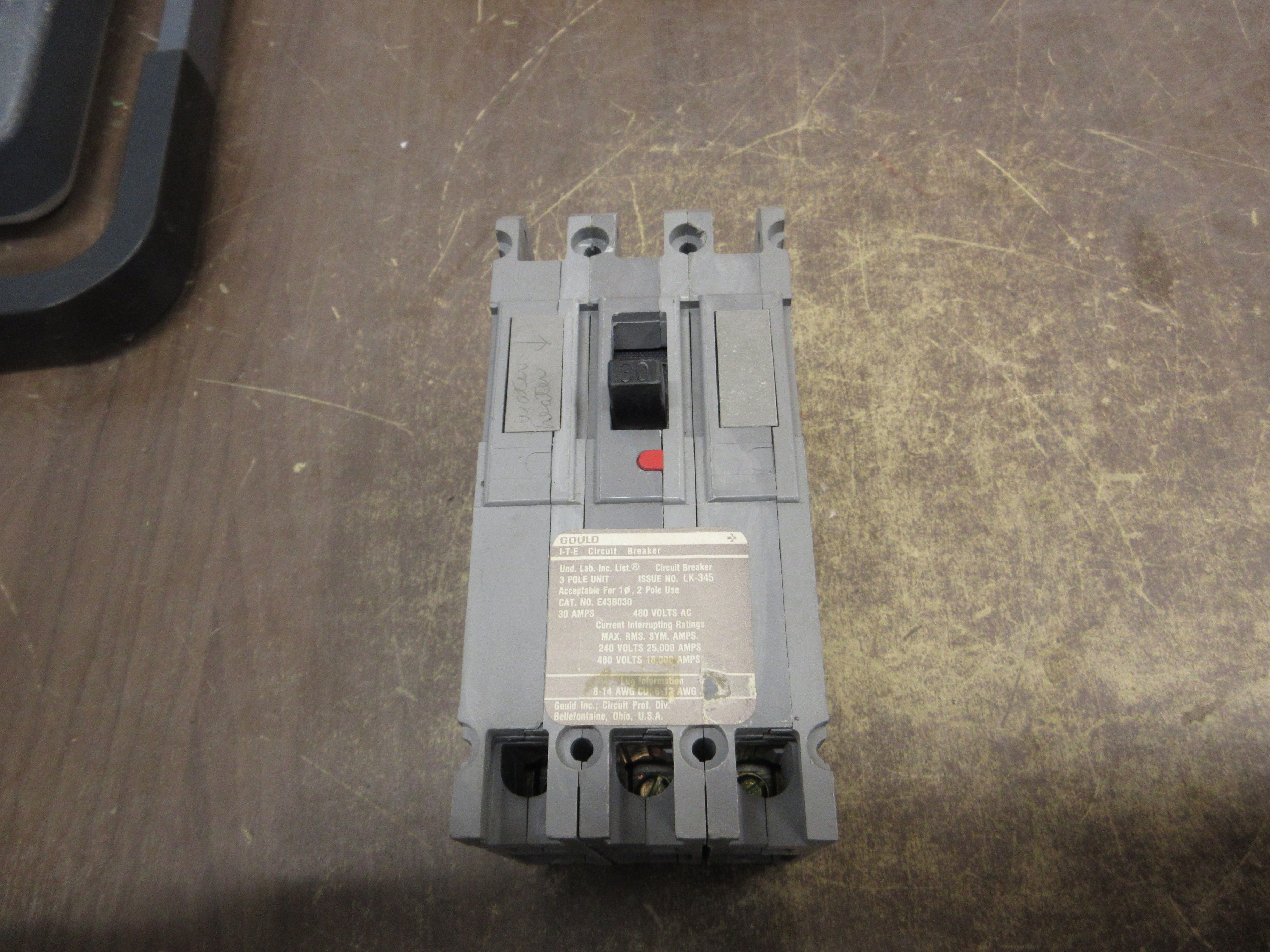Gould ITE Circuit Breaker E43B030 30A 480V 3P Used