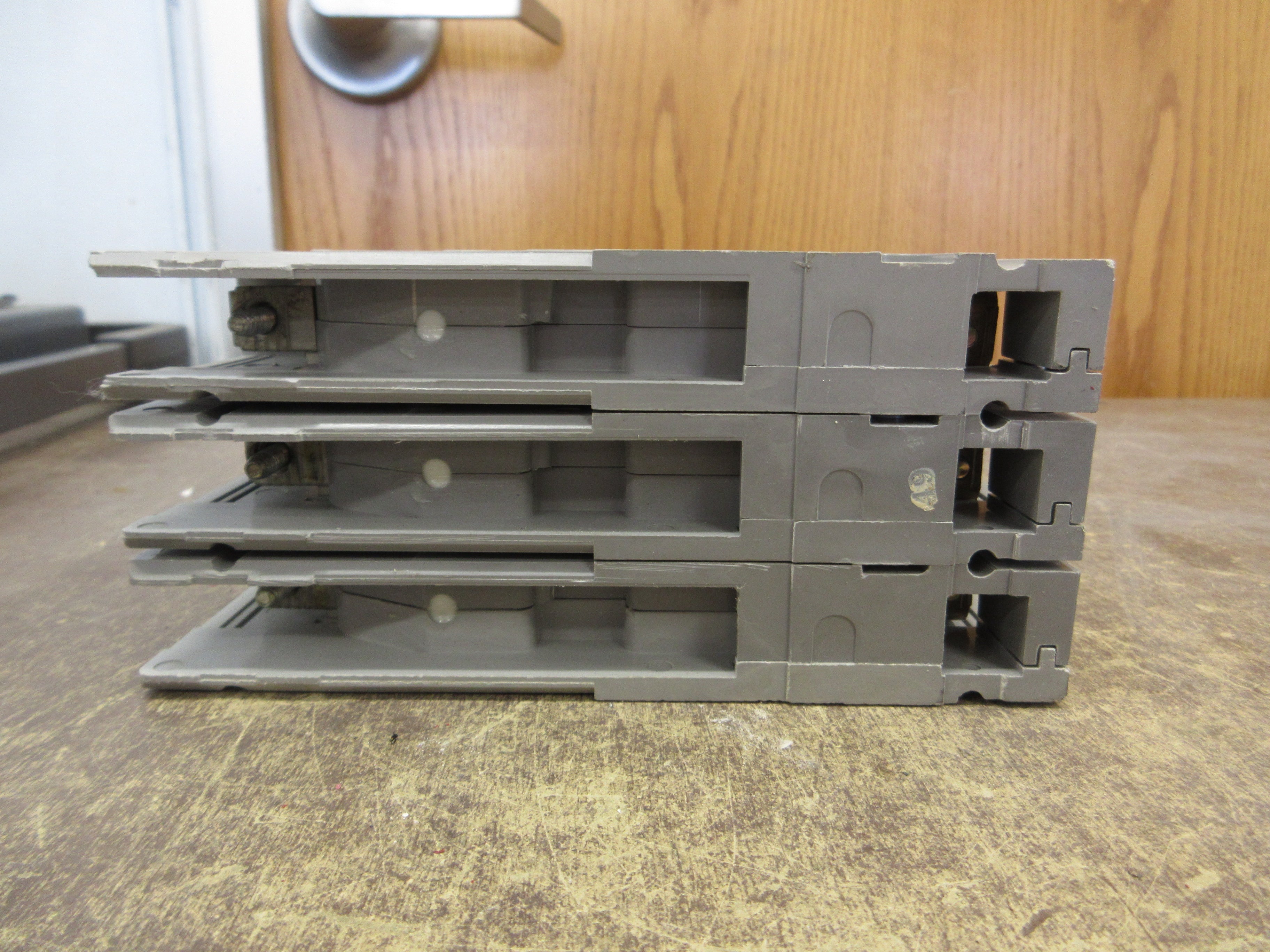 Gould ITE Circuit Breaker E43B020 20A 480V 3P Used