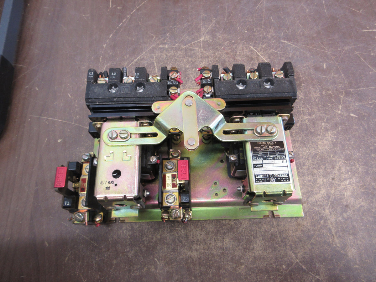 Square D Size 1 Reversing Starter 8736 CO-8 S Ser. B 120V Coil 600V Used