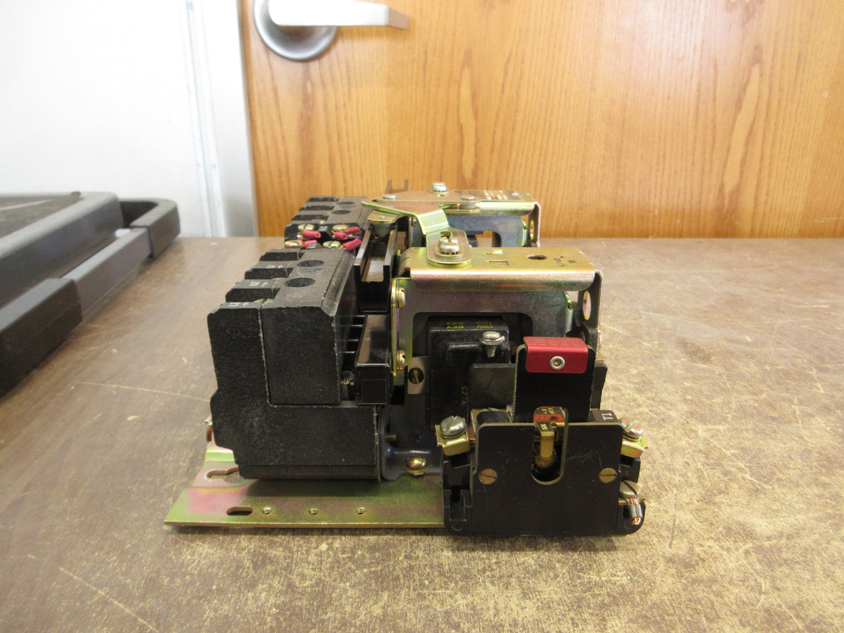Square D Size 1 Reversing Starter 8736 CO-8 S Ser. B 120V Coil 600V Used