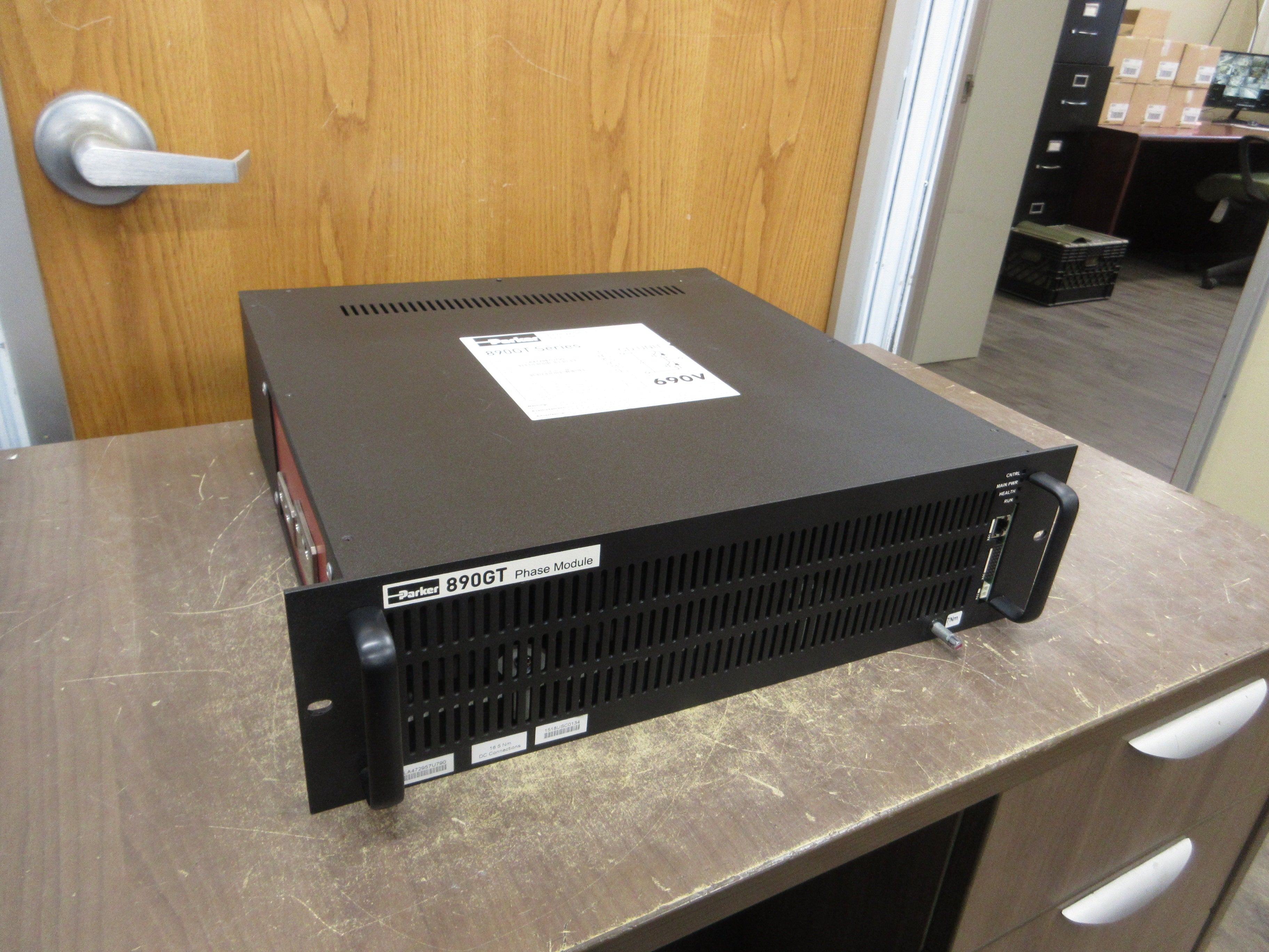 Parker 890GT Phase Module LA472957U790 Supply: 300-1200VDC Used