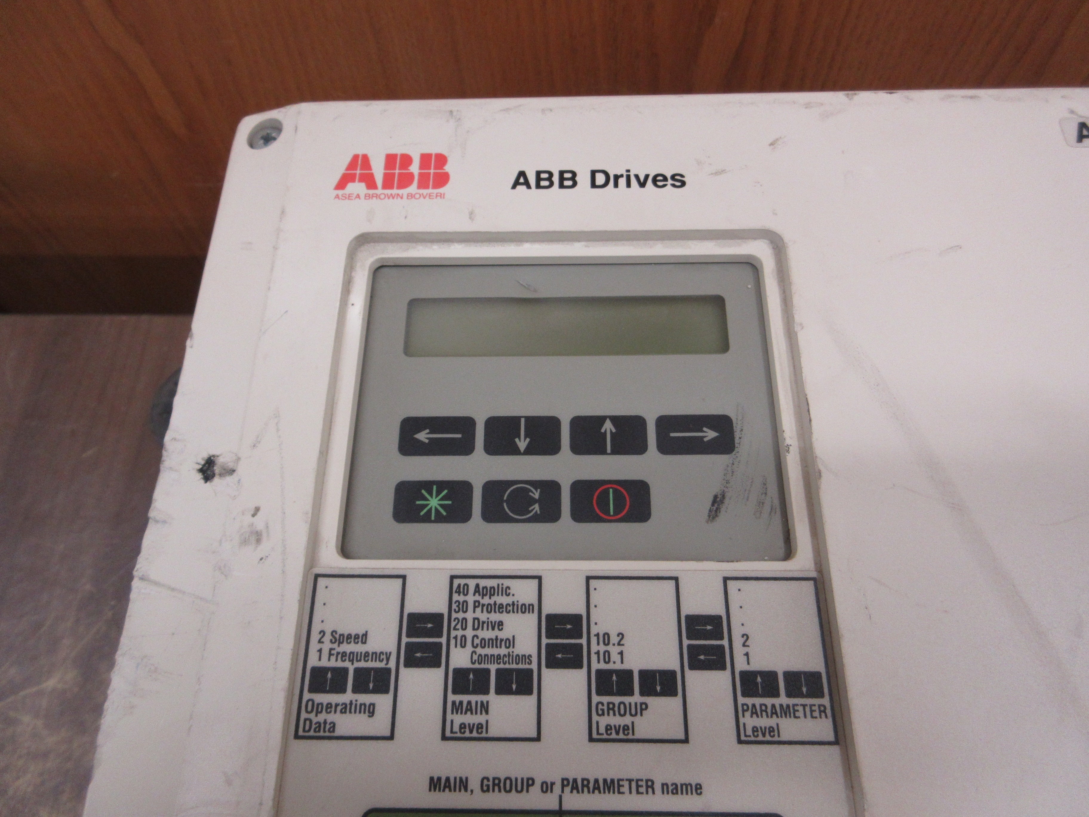 ABB ACH500 AC Drive ACH501-025-4-00P2 25HP 3Ph *Missing (1) Cover* Used