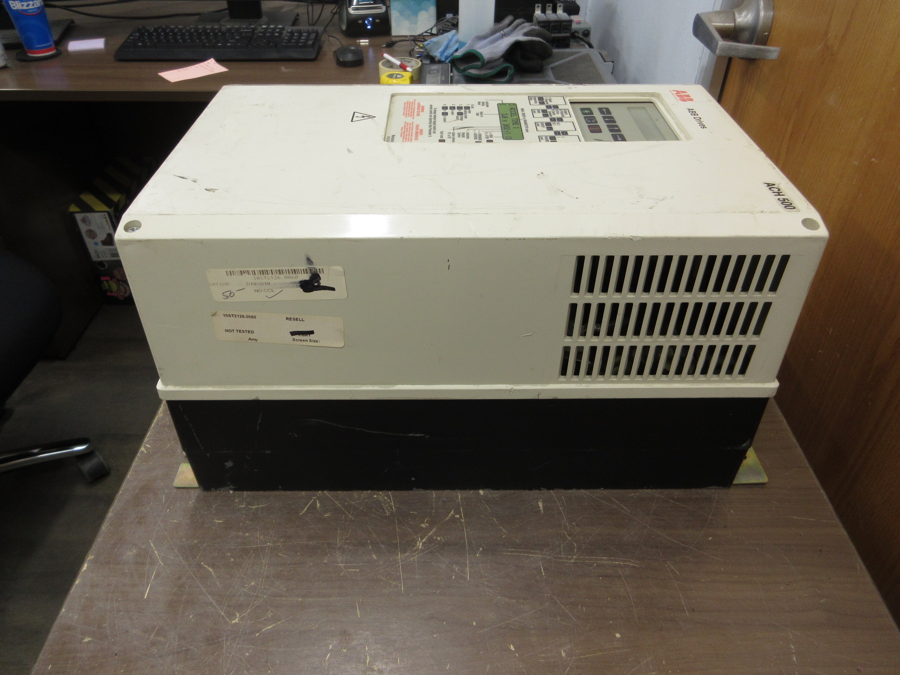 ABB ACH500 AC Drive ACH501-025-4-00P2 25HP 3Ph *Missing (1) Cover* Used
