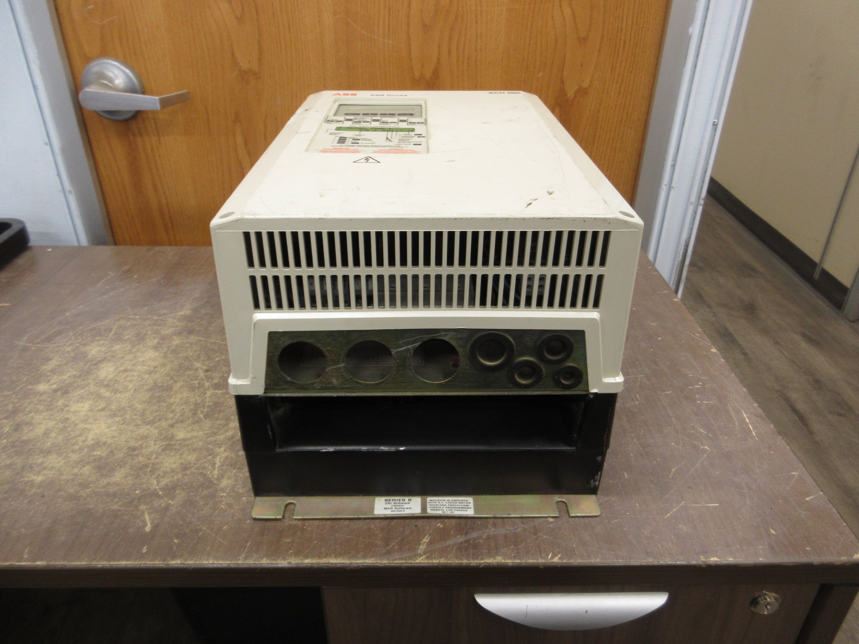 ABB ACH500 AC Drive ACH501-025-4-00P2 25HP 3Ph *Missing (1) Cover* Used
