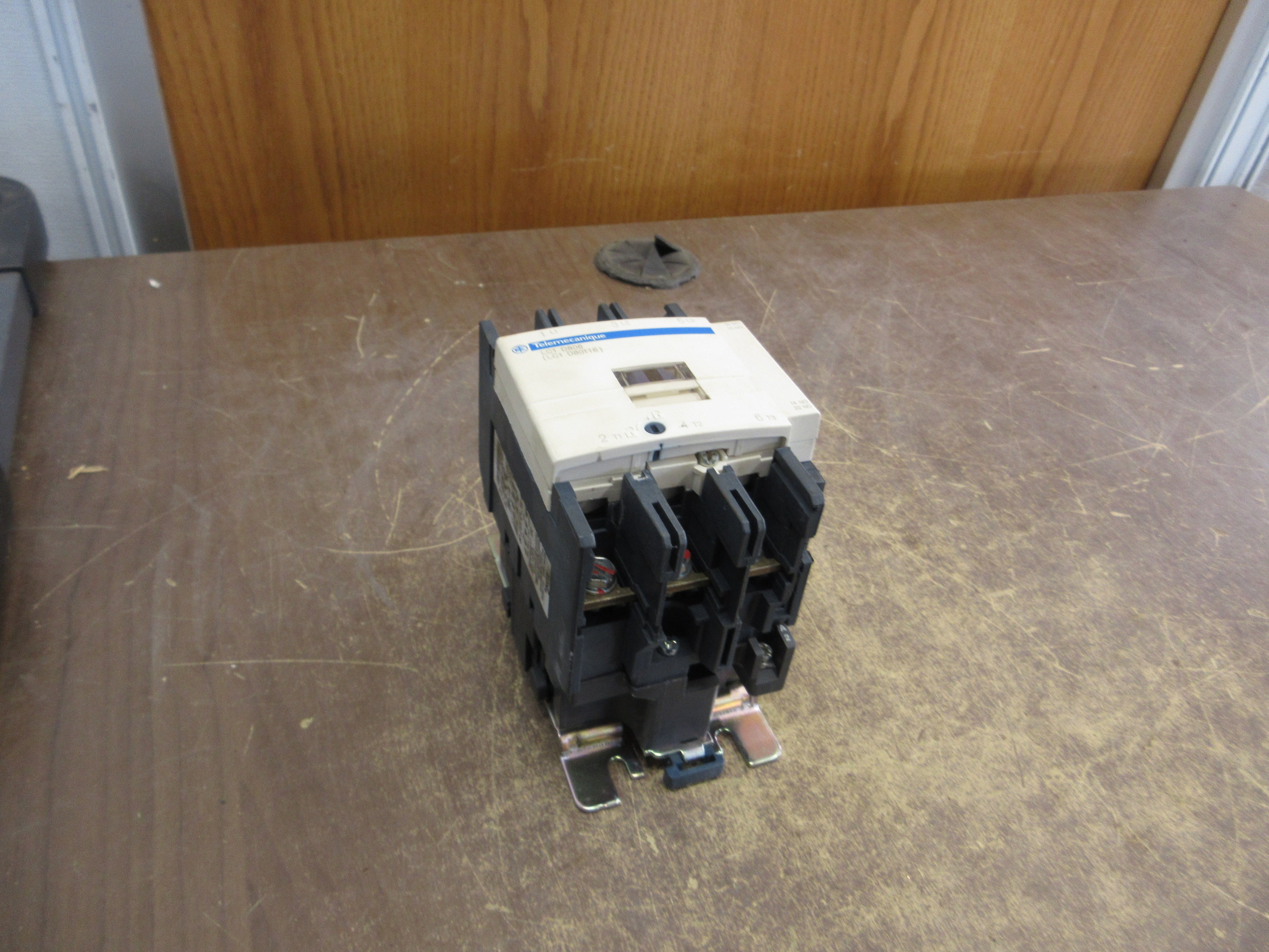 Telemecanique Contactor LC1 D806 / LC1 D80116 120V Coil 110A 600V Used