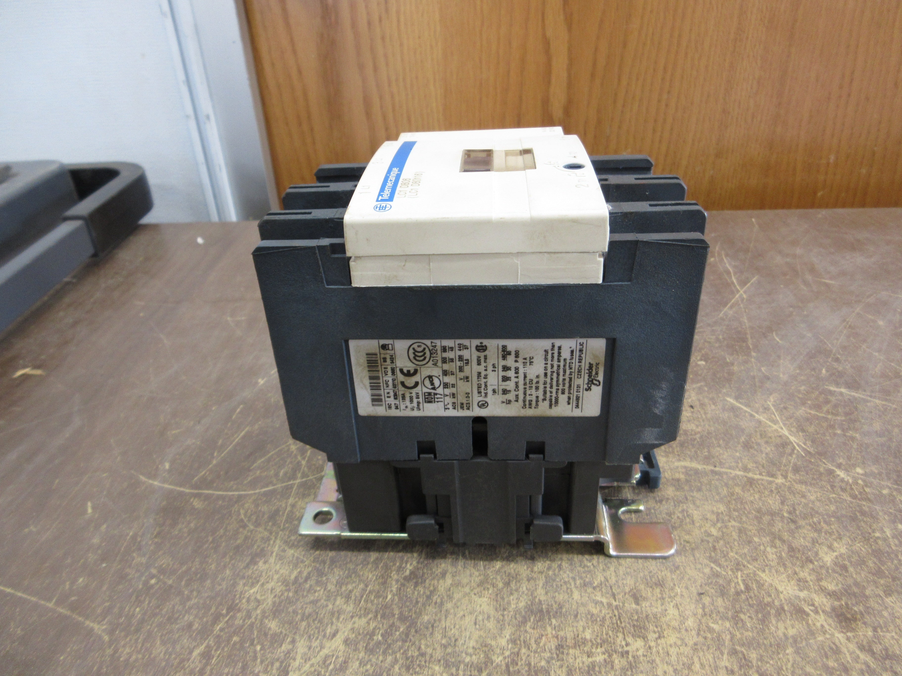 Telemecanique Contactor LC1 D806 / LC1 D80116 120V Coil 110A 600V Used
