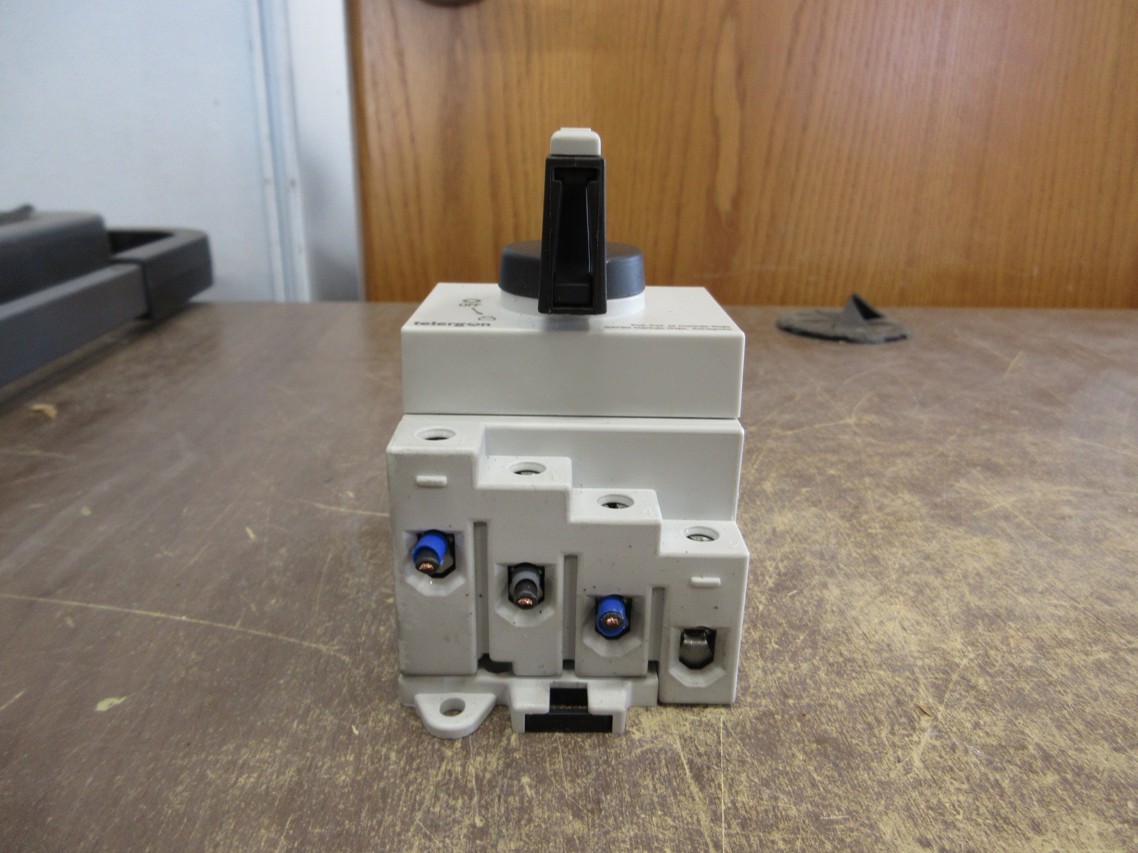 Telergon Disconnect Switch ZFV16 SMAH1 A4O 16A 1500VDC Used