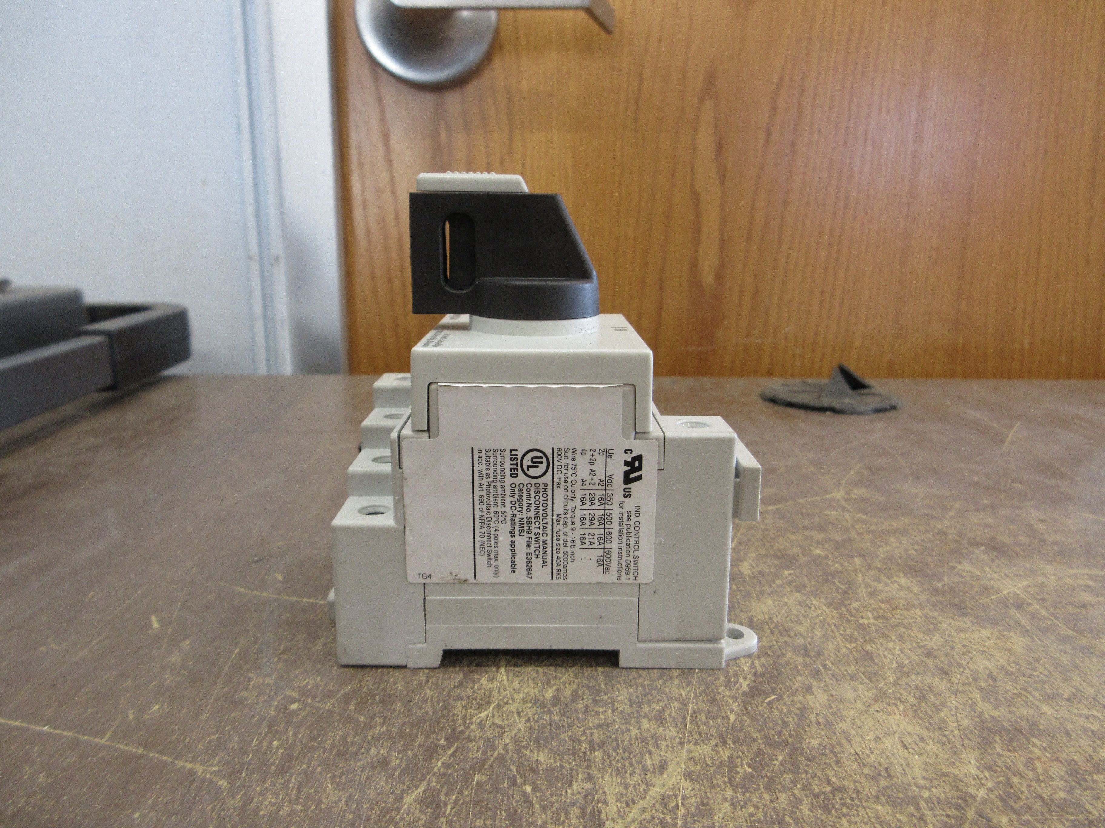 Telergon Disconnect Switch ZFV16 SMAH1 A4O 16A 1500VDC Used